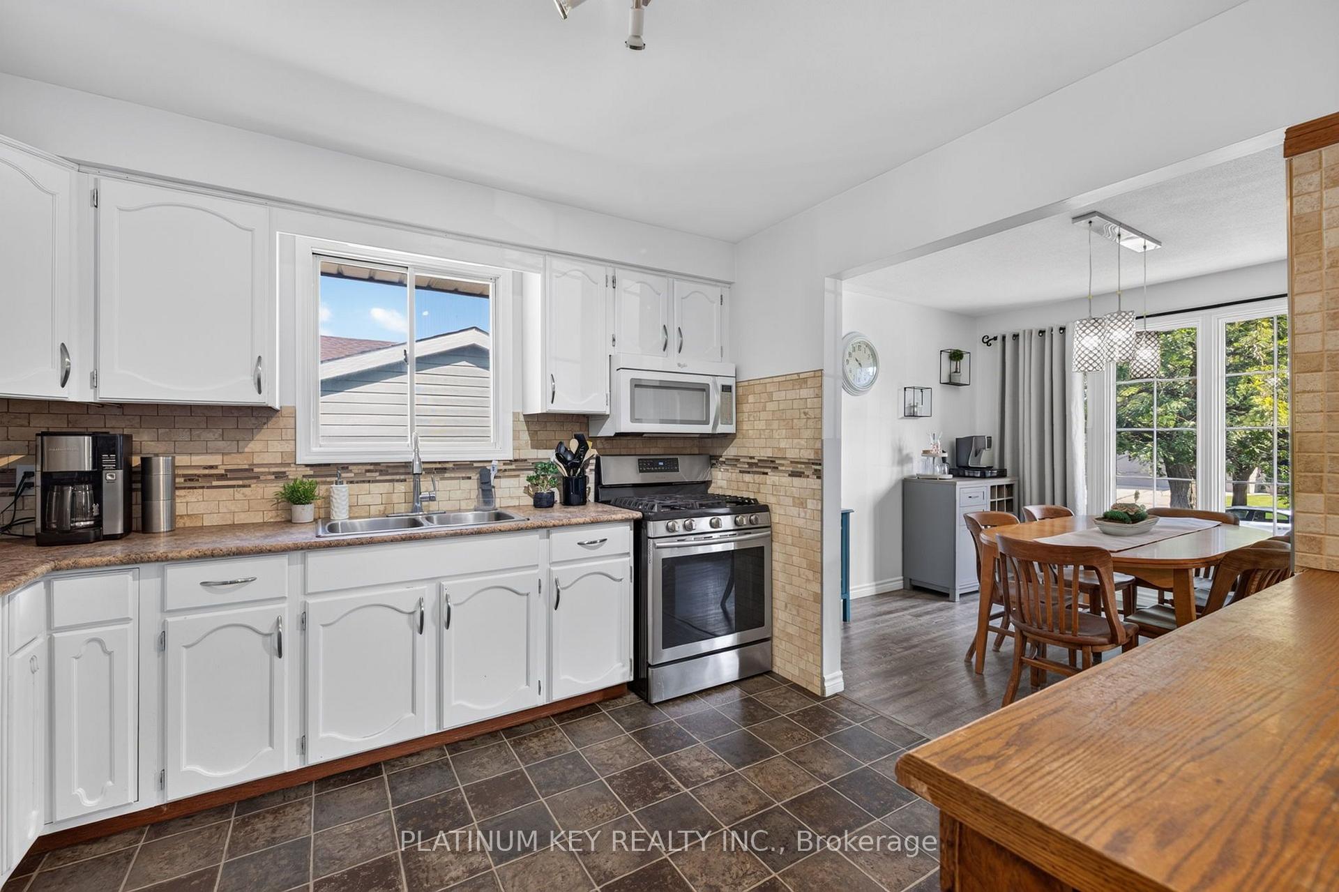 Photo 15 of 208 Southfield Drive, Strathroy-Caradoc, SW — HOMEH