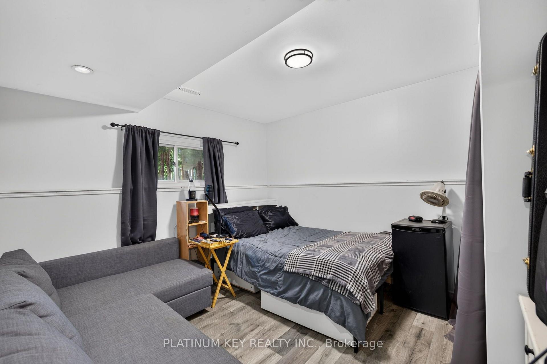 Photo 33 of 208 Southfield Drive, Strathroy-Caradoc, SW — HOMEH
