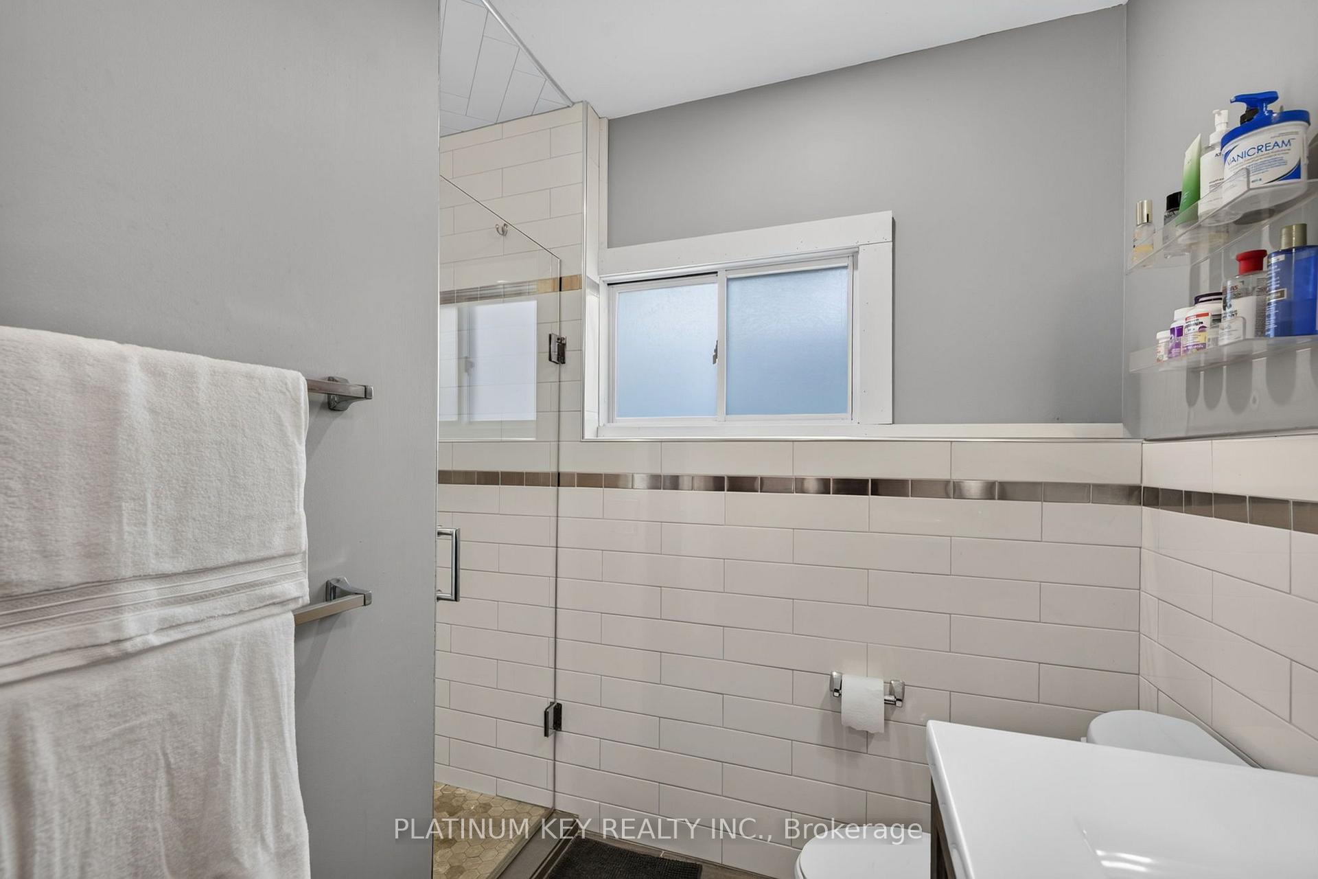 Photo 35 of 208 Southfield Drive, Strathroy-Caradoc, SW — HOMEH