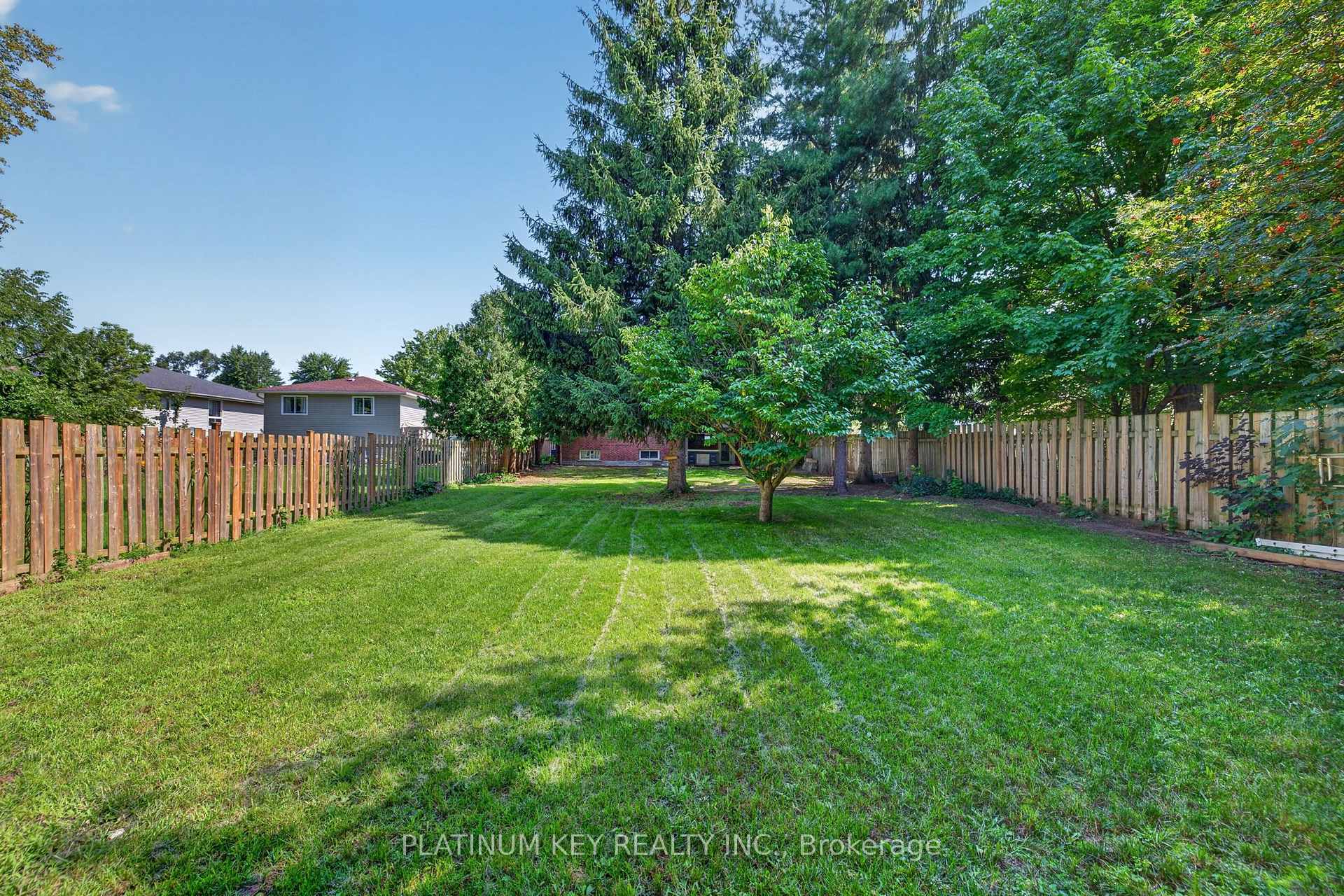 Photo 46 of 208 Southfield Drive, Strathroy-Caradoc, SW — HOMEH