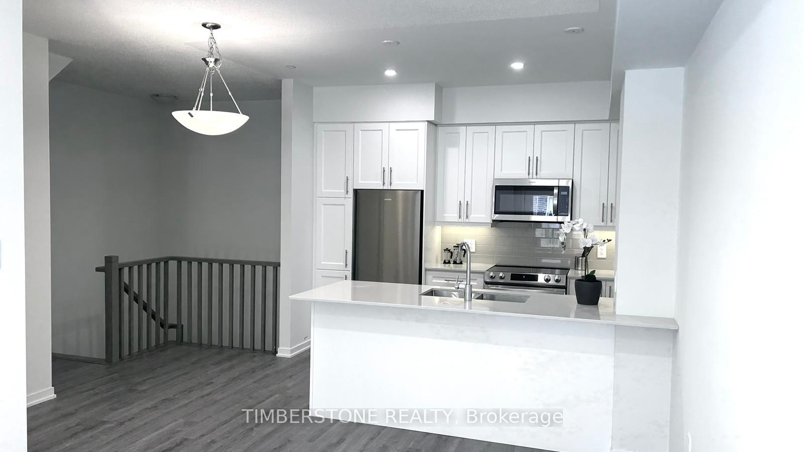 Photo 5 of Unit 40, 21 Honeycrisp Crescent, Vaughan, Vaughan Corporate Centre — HOMEH
