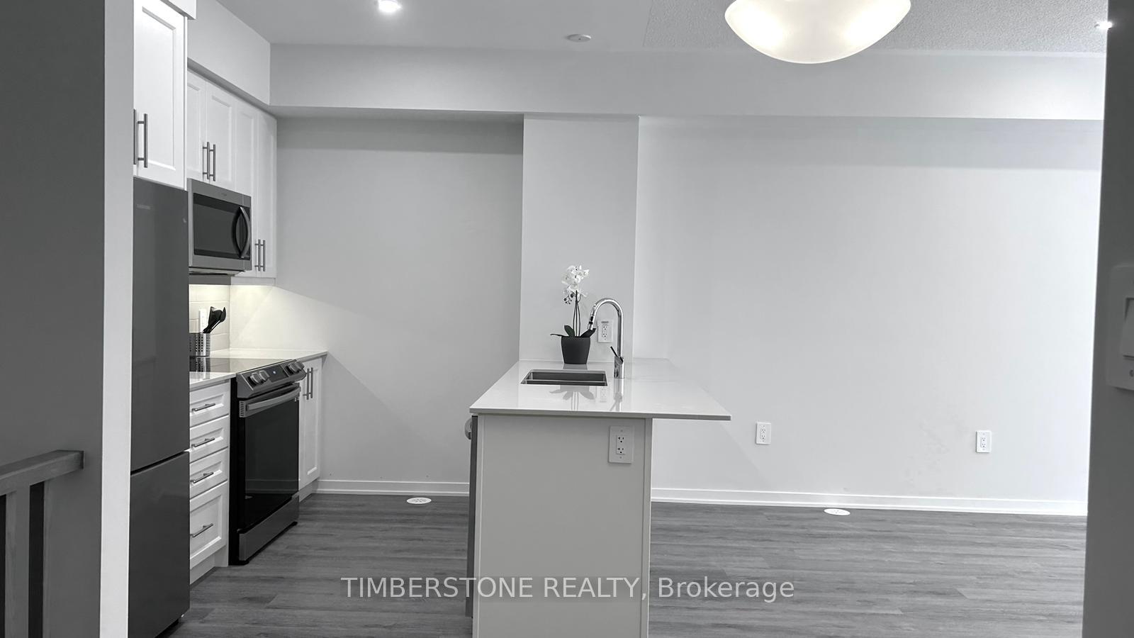 Photo 6 of Unit 40, 21 Honeycrisp Crescent, Vaughan, Vaughan Corporate Centre — HOMEH