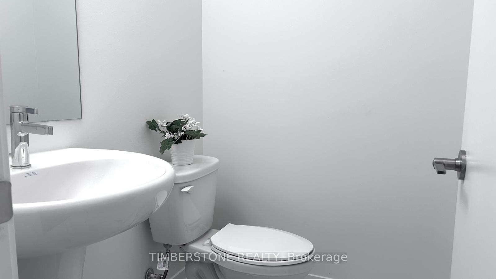 Photo 9 of Unit 40, 21 Honeycrisp Crescent, Vaughan, Vaughan Corporate Centre — HOMEH