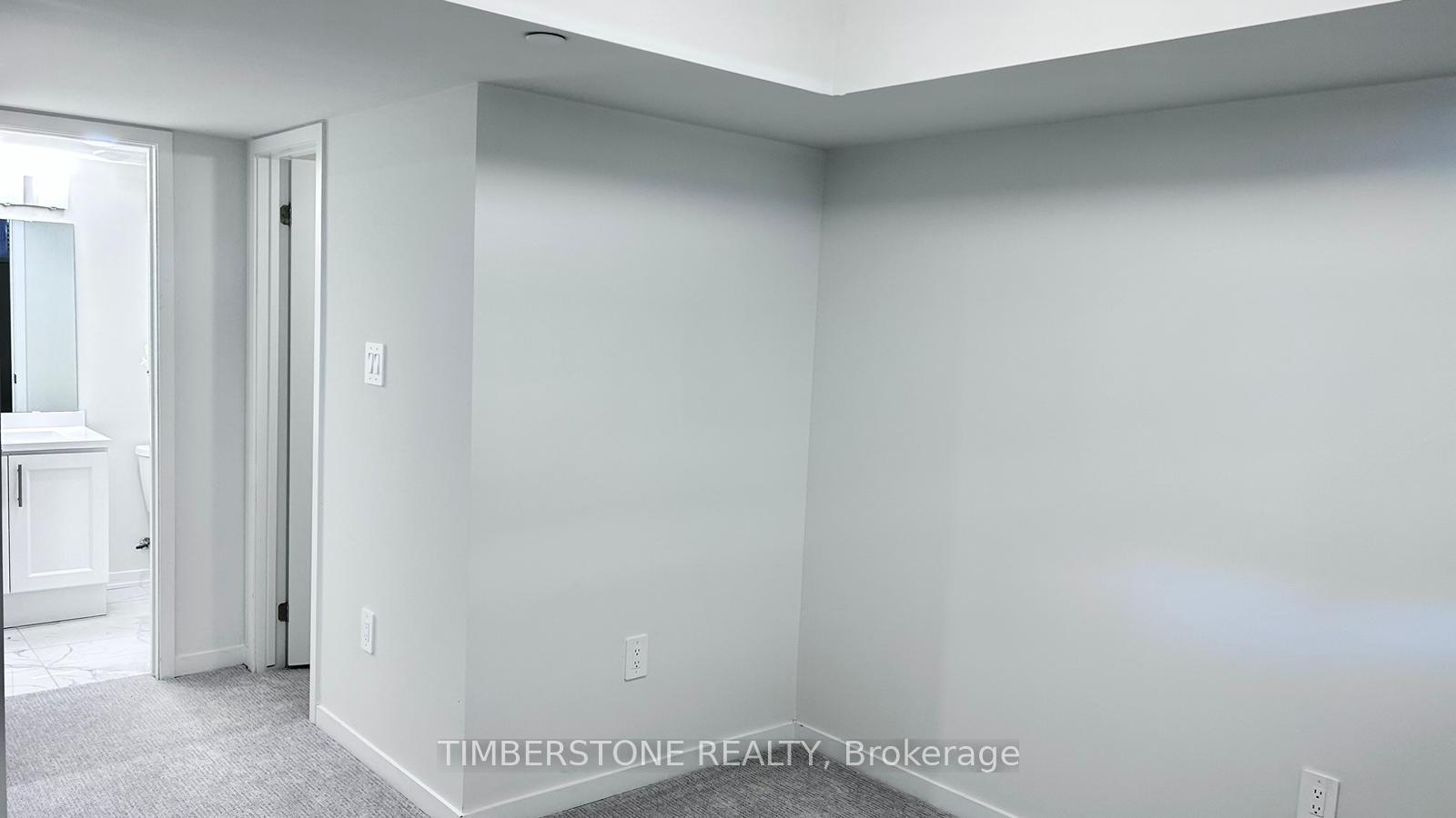 Photo 11 of Unit 40, 21 Honeycrisp Crescent, Vaughan, Vaughan Corporate Centre — HOMEH