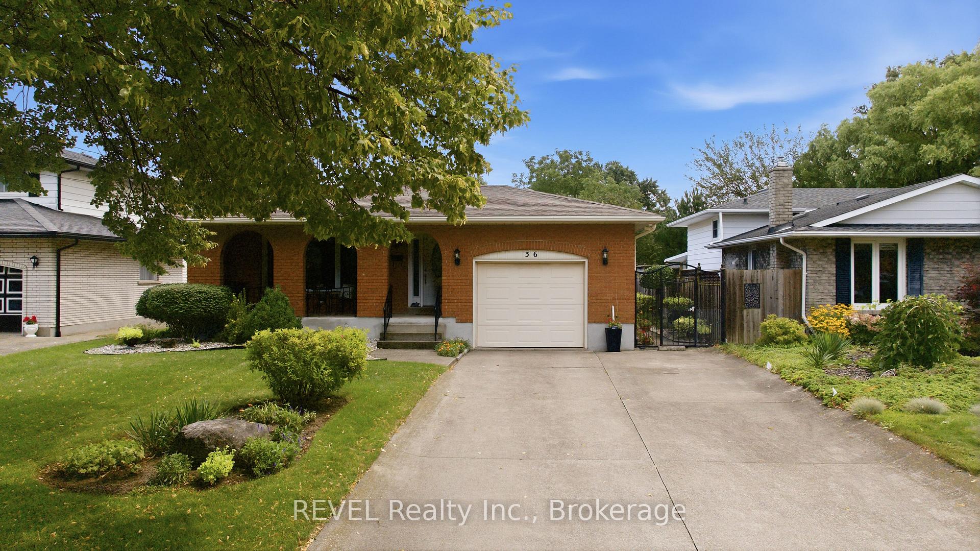 Photo 2 of 36 Ramsey Street, St. Catharines, Lakeport — HOMEH