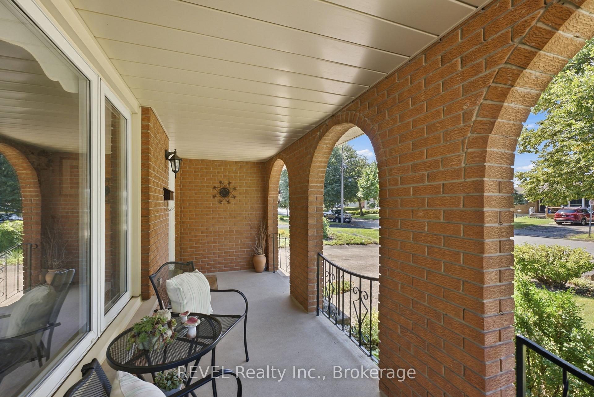 Photo 5 of 36 Ramsey Street, St. Catharines, Lakeport — HOMEH