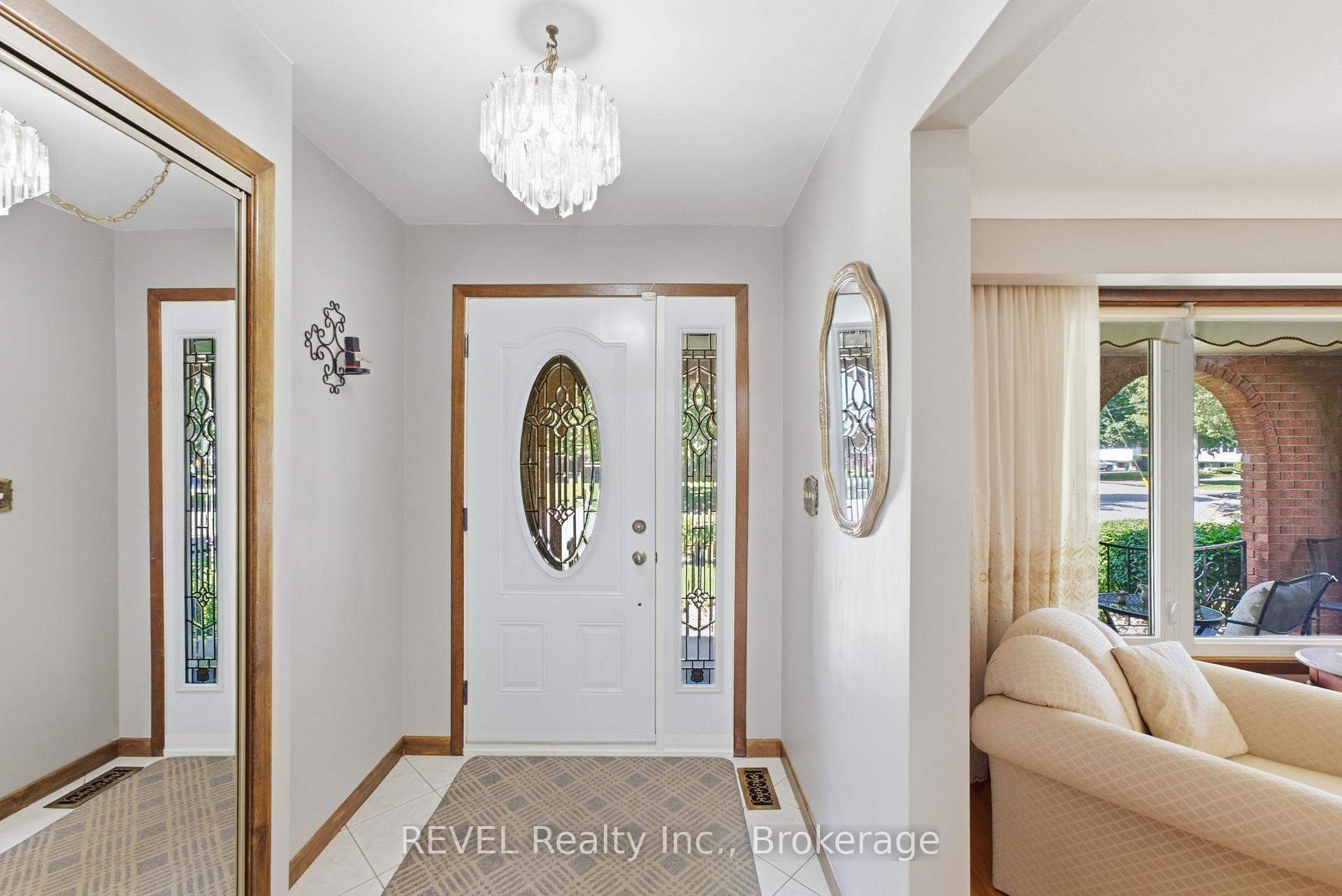 Photo 6 of 36 Ramsey Street, St. Catharines, Lakeport — HOMEH