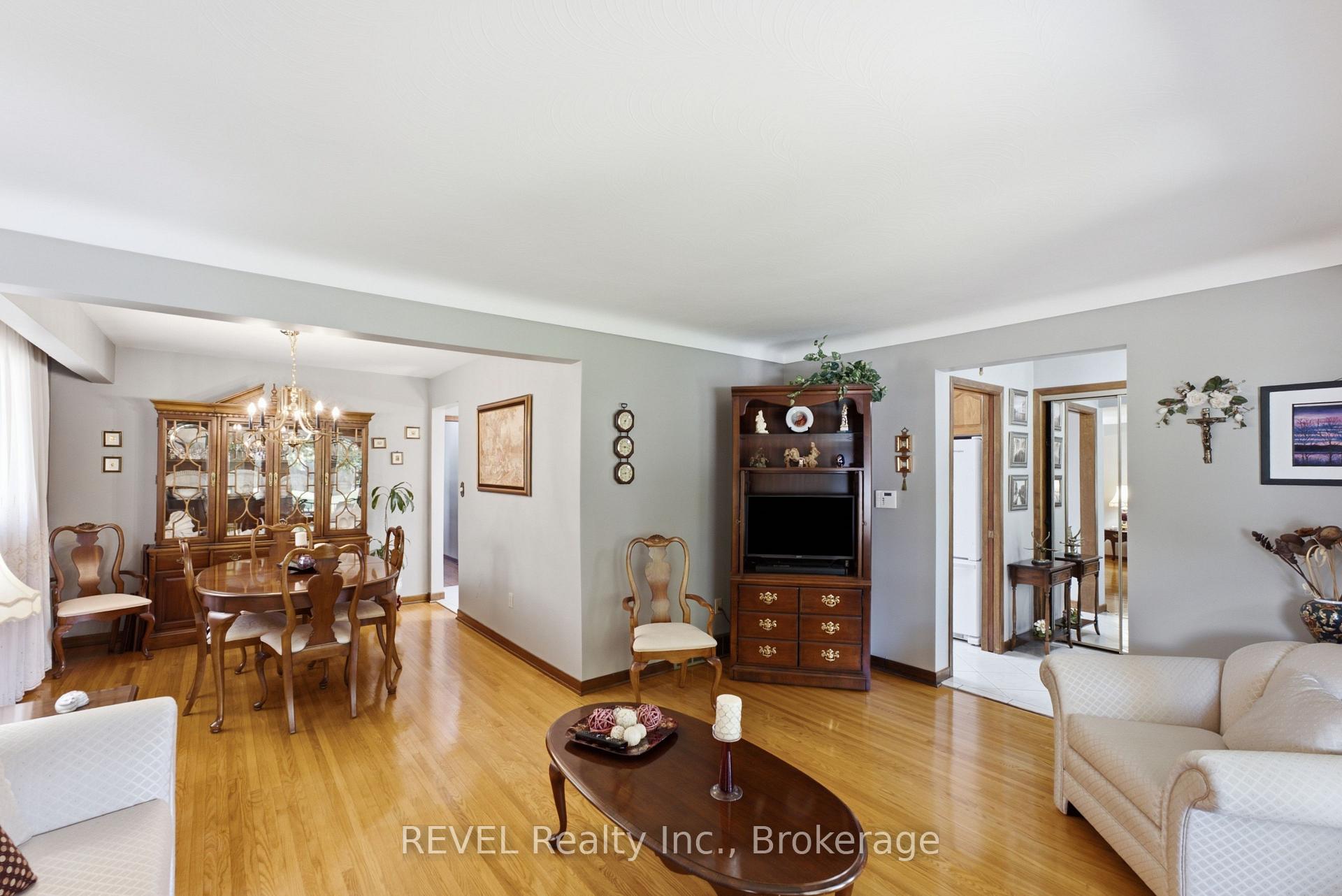 Photo 10 of 36 Ramsey Street, St. Catharines, Lakeport — HOMEH
