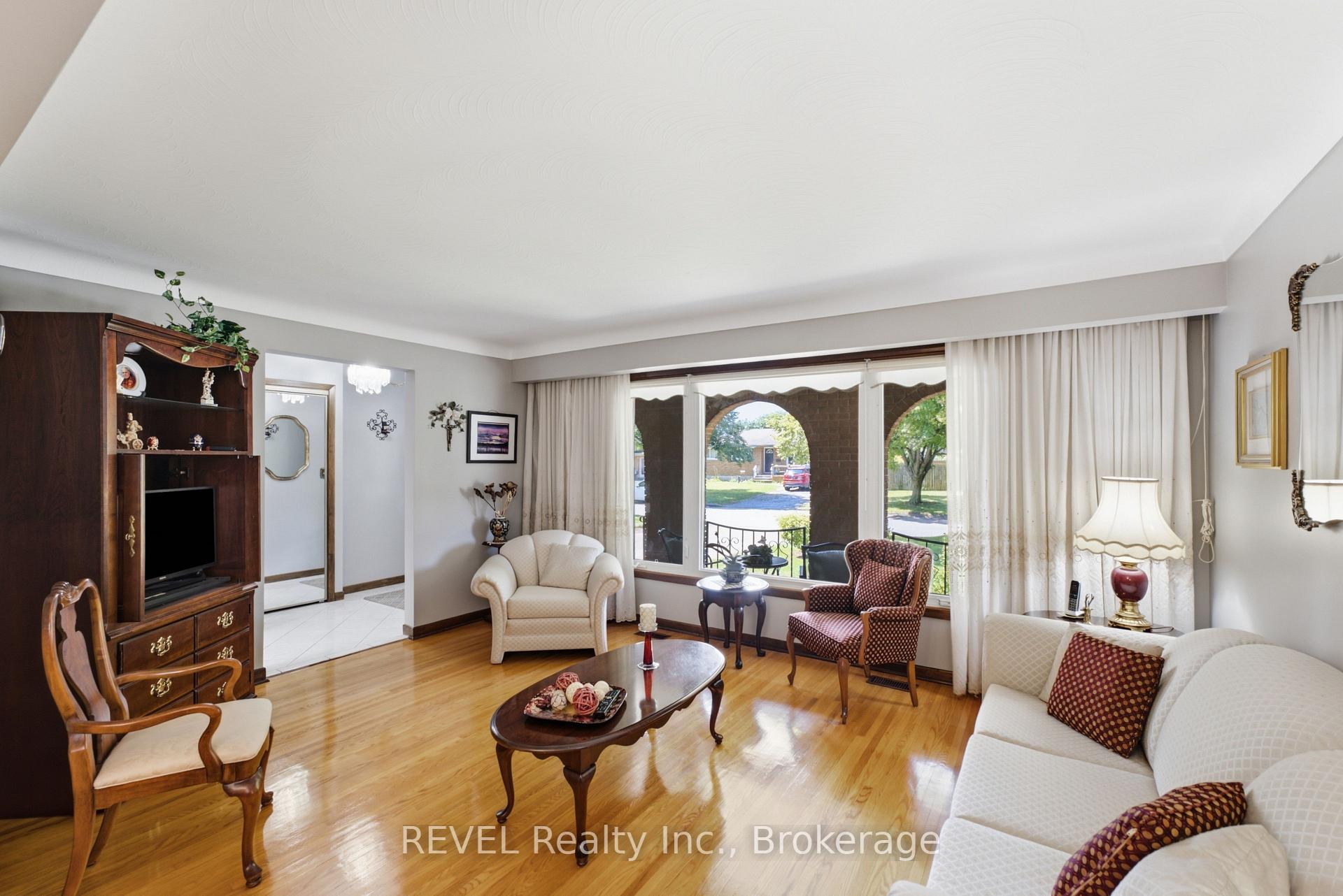Photo 11 of 36 Ramsey Street, St. Catharines, Lakeport — HOMEH