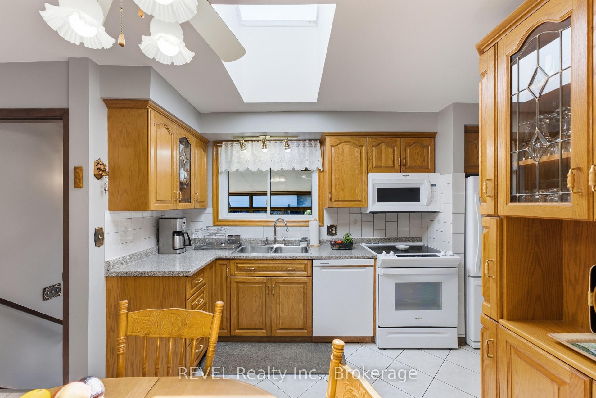 Photo 17 of 36 Ramsey Street, St. Catharines, Lakeport — HOMEH
