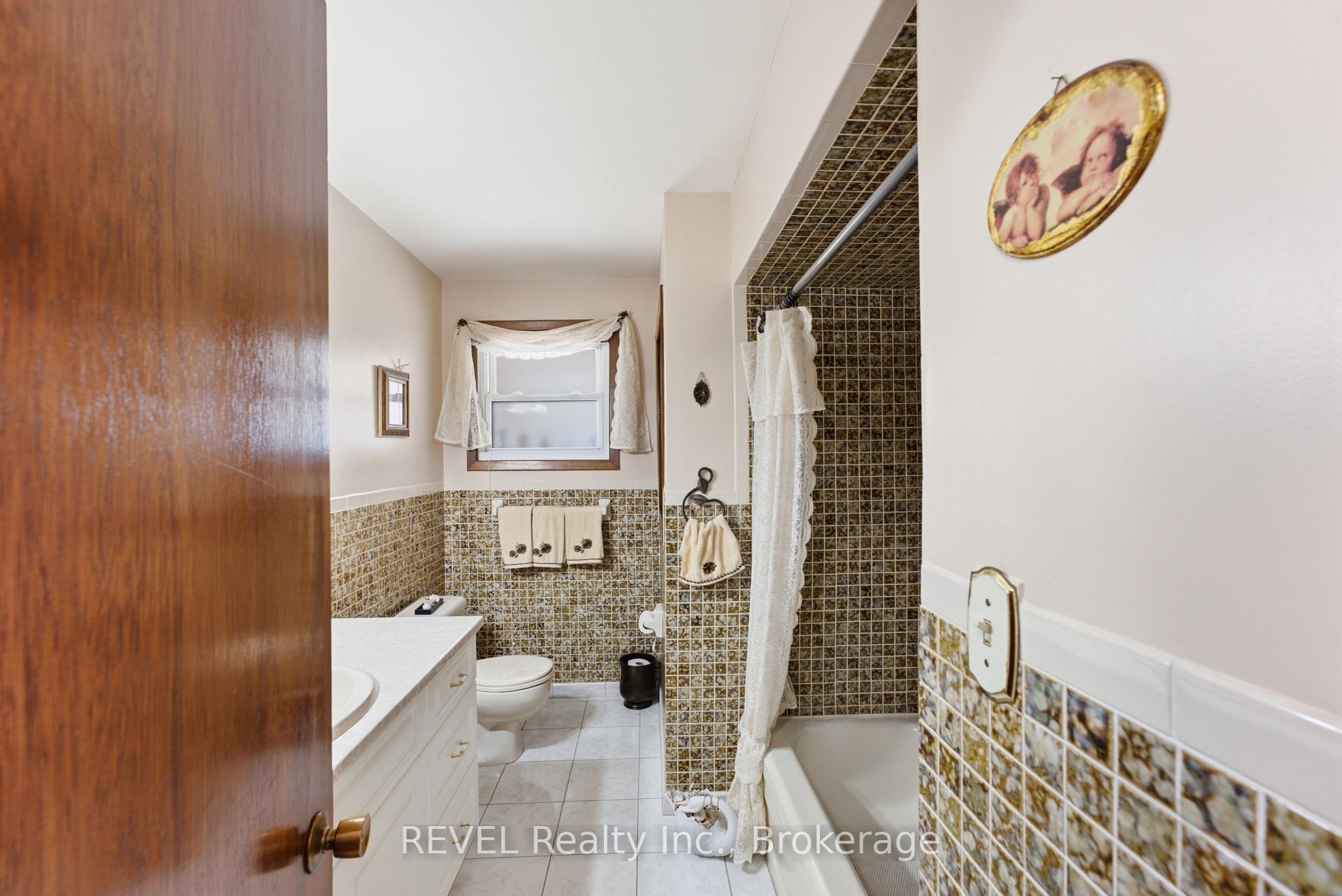 Photo 18 of 36 Ramsey Street, St. Catharines, Lakeport — HOMEH