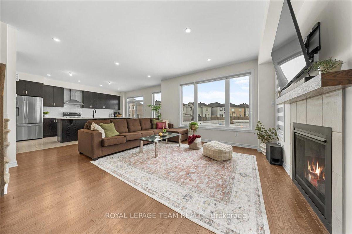 Photo 6 of 290 Turnbuckle Crescent, Ottawa, Barrhaven - Half Moon Bay — HOMEH