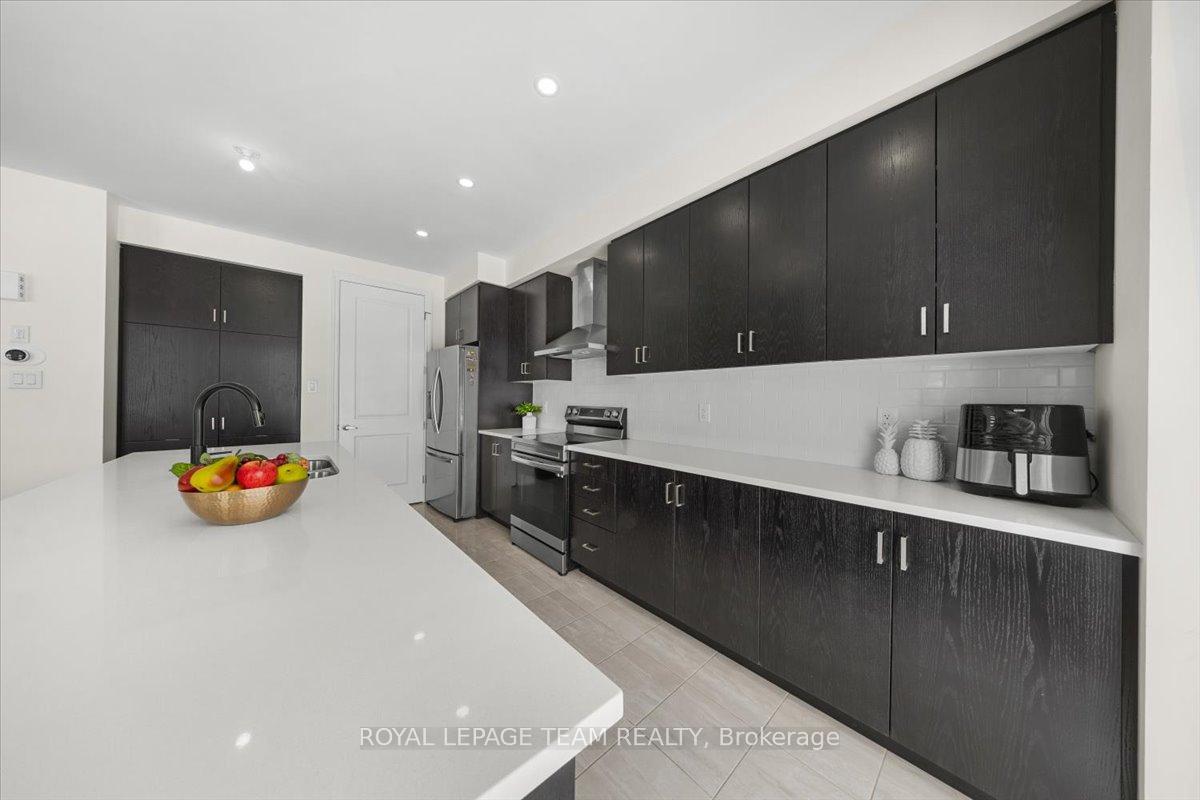 Photo 10 of 290 Turnbuckle Crescent, Ottawa, Barrhaven - Half Moon Bay — HOMEH