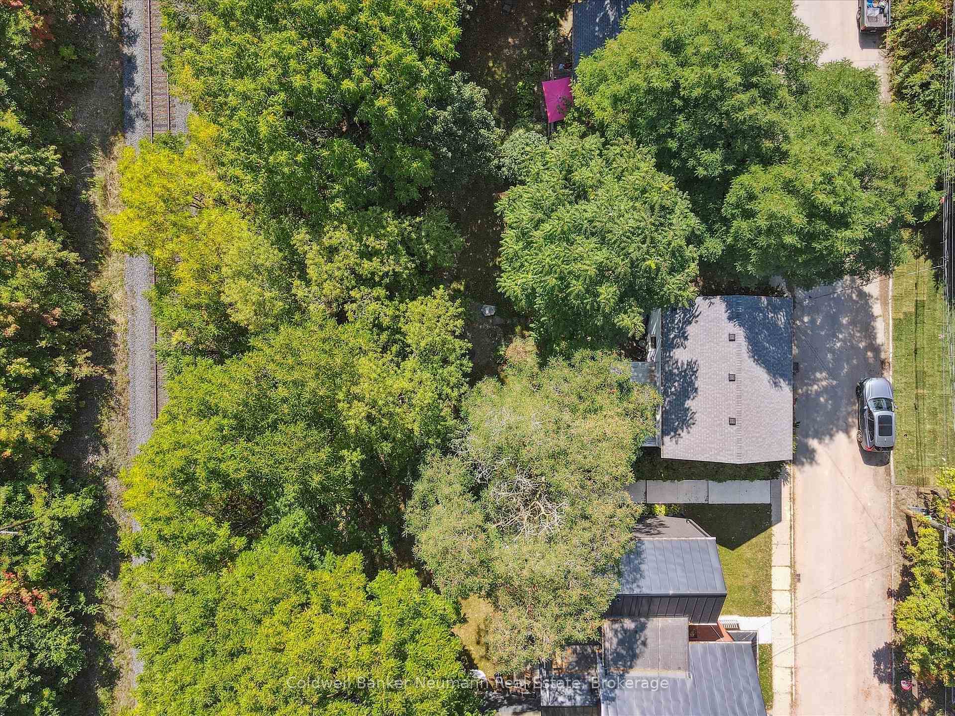 Photo 38 of 67 Grove Street, Guelph, St. George's — HOMEH