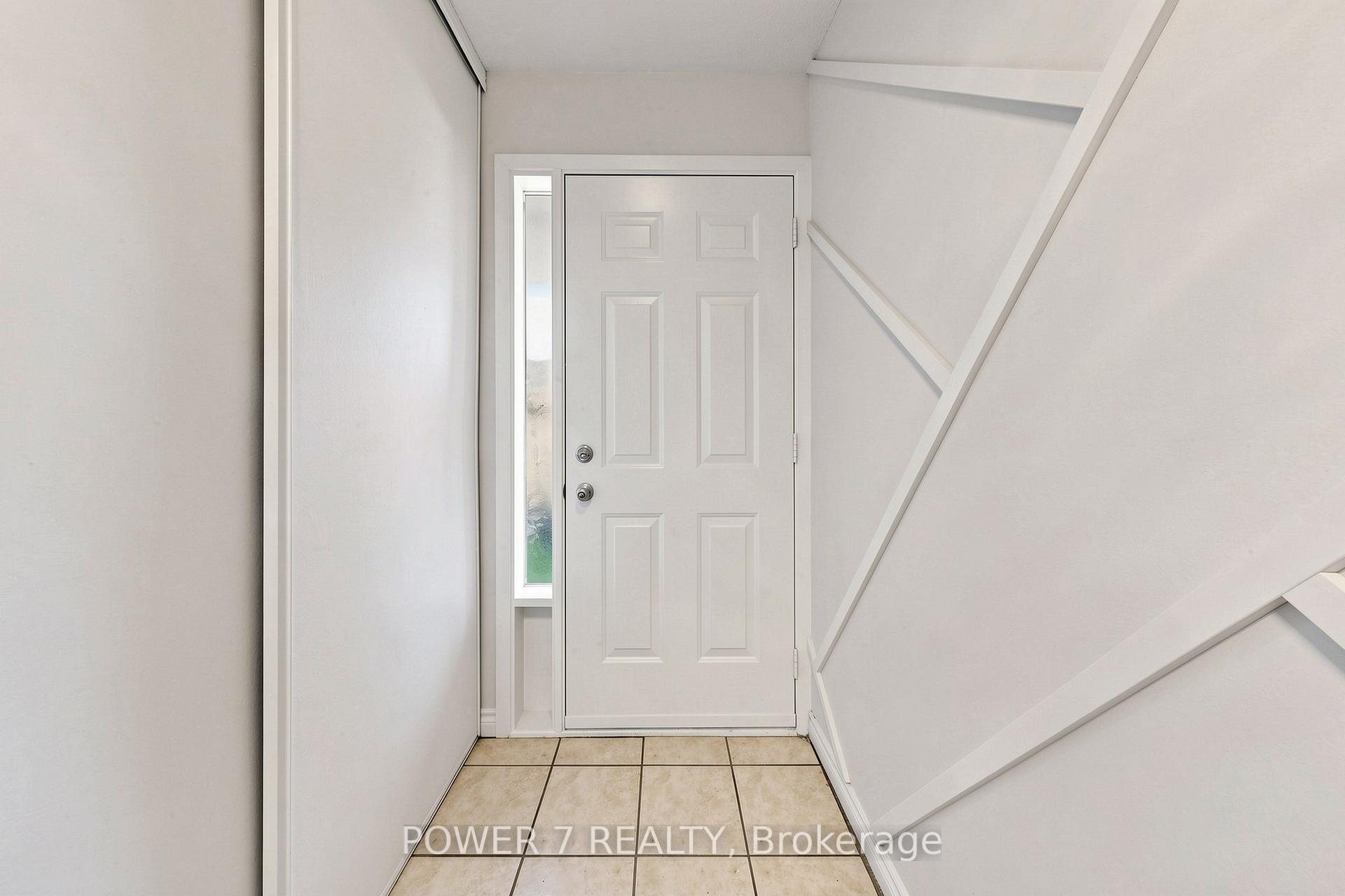 Photo 3 of Unit 146, 311 Milestone Crescent, Aurora, Aurora Village — HOMEH