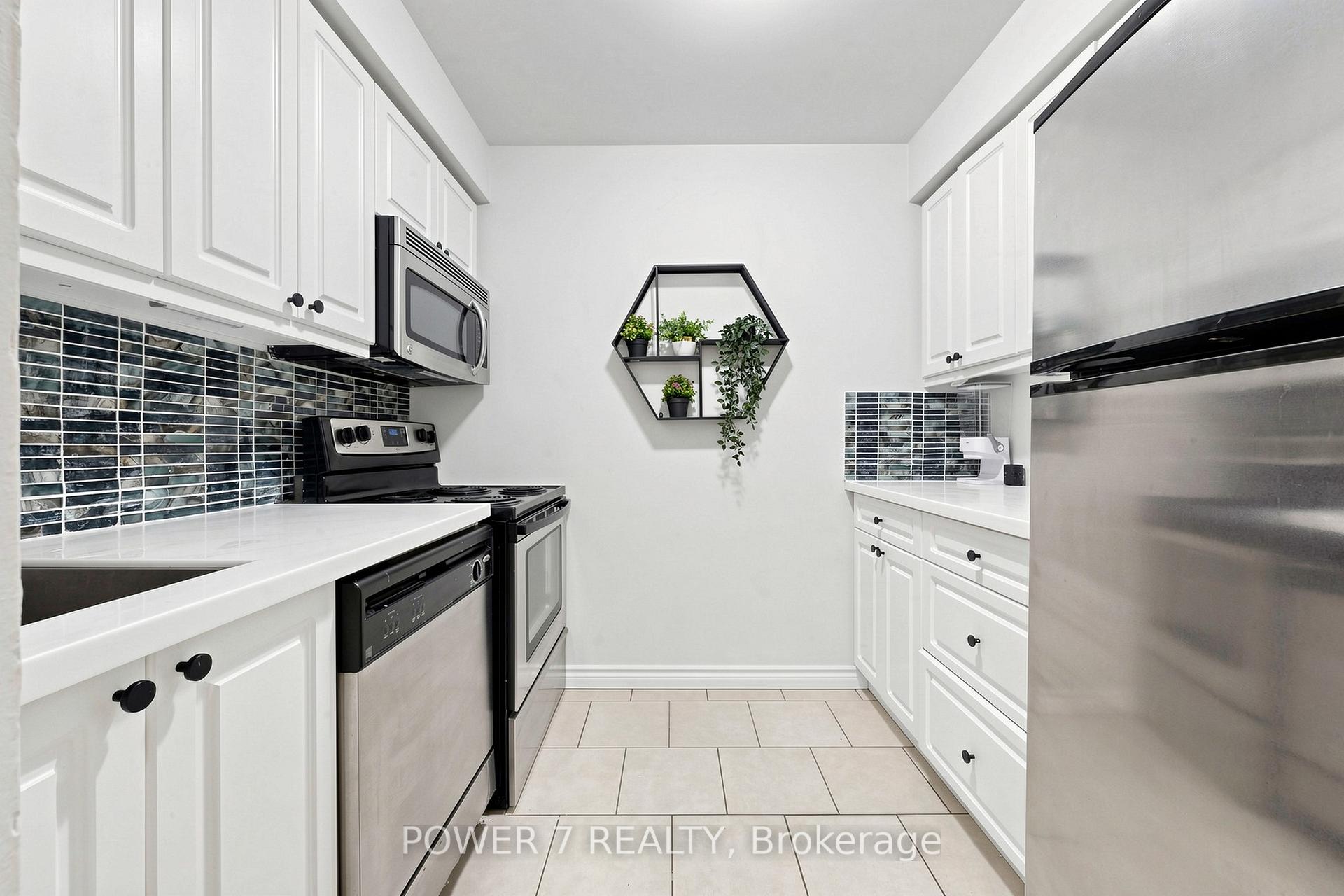 Photo 17 of Unit 146, 311 Milestone Crescent, Aurora, Aurora Village — HOMEH