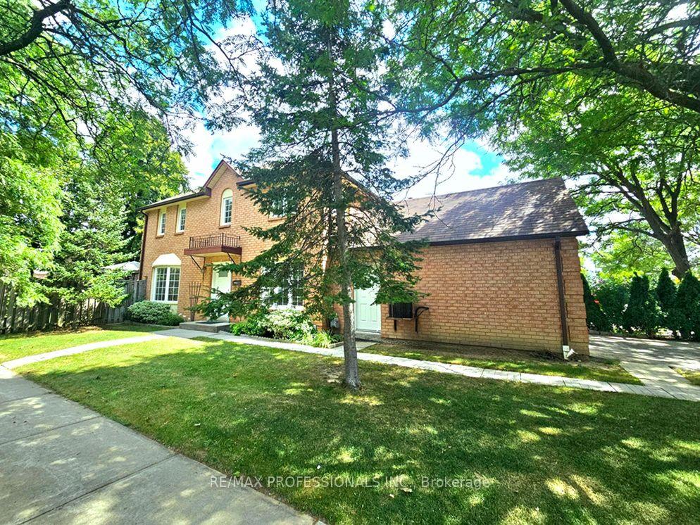 Photo 1 of Unit 1, 500 Silverthorne Crescent, Mississauga, Hurontario — HOMEH