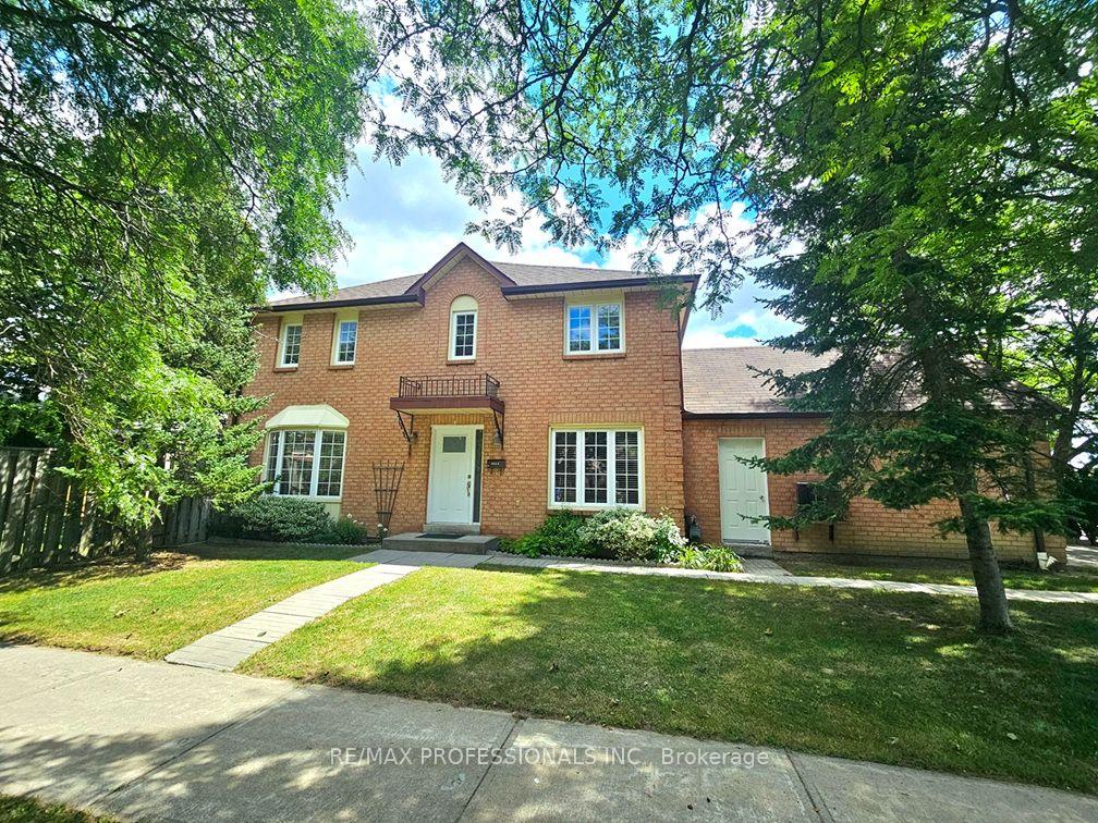 Photo 4 of Unit 1, 500 Silverthorne Crescent, Mississauga, Hurontario — HOMEH