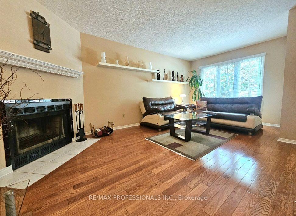 Photo 10 of Unit 1, 500 Silverthorne Crescent, Mississauga, Hurontario — HOMEH