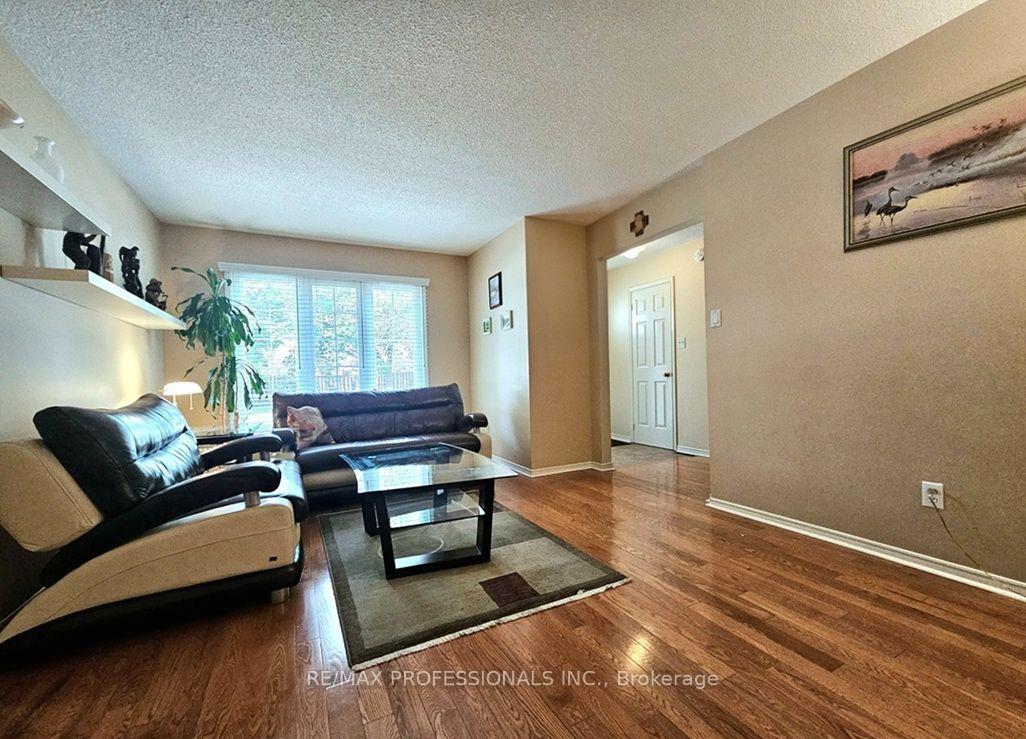 Photo 11 of Unit 1, 500 Silverthorne Crescent, Mississauga, Hurontario — HOMEH