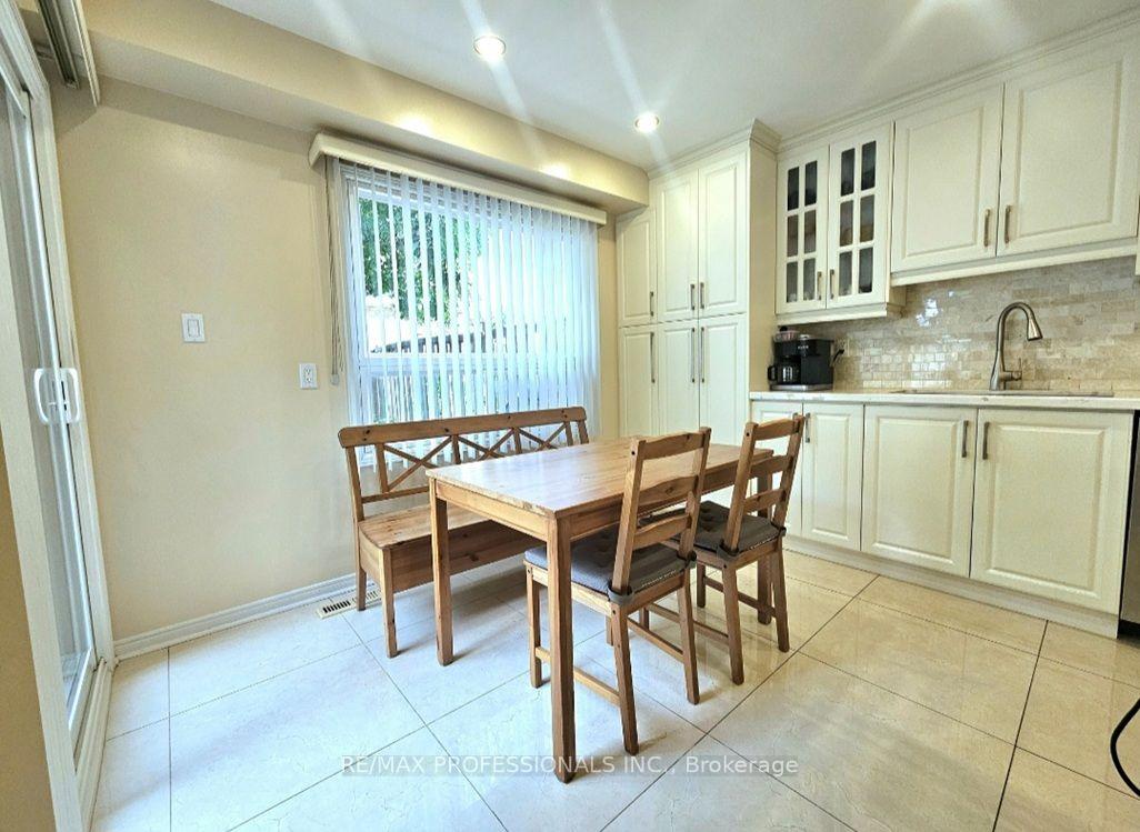 Photo 15 of Unit 1, 500 Silverthorne Crescent, Mississauga, Hurontario — HOMEH