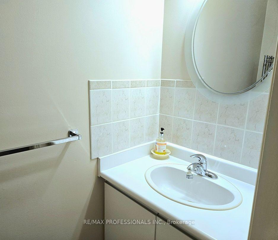 Photo 21 of Unit 1, 500 Silverthorne Crescent, Mississauga, Hurontario — HOMEH