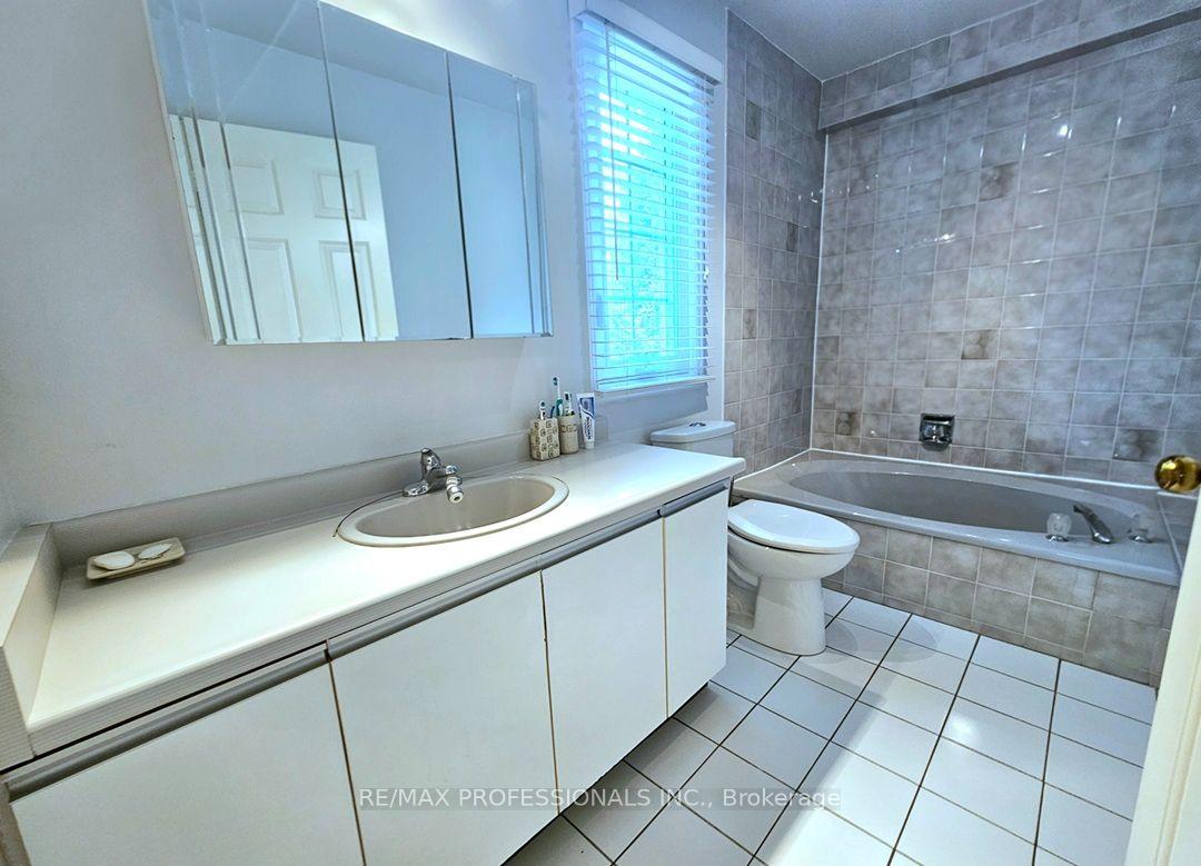 Photo 26 of Unit 1, 500 Silverthorne Crescent, Mississauga, Hurontario — HOMEH