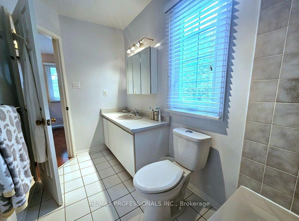 Photo 28 of Unit 1, 500 Silverthorne Crescent, Mississauga, Hurontario — HOMEH