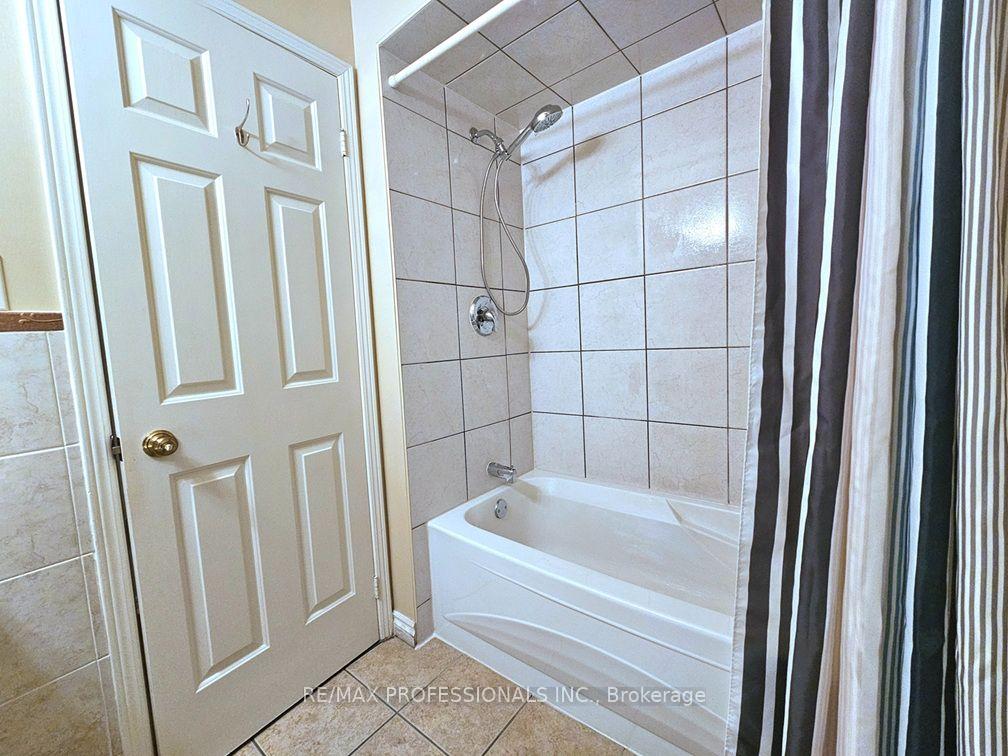 Photo 32 of Unit 1, 500 Silverthorne Crescent, Mississauga, Hurontario — HOMEH