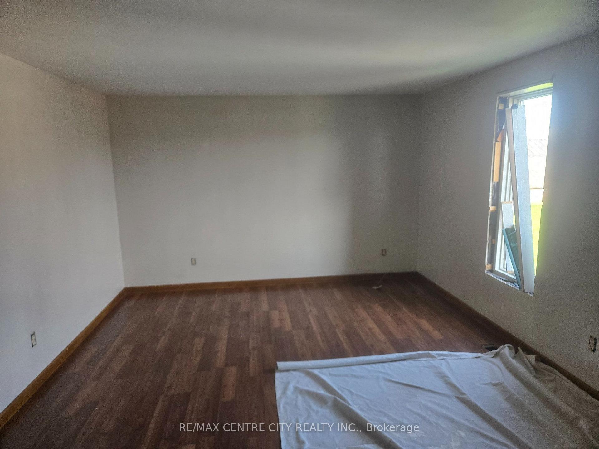 Photo 9 of 8565 Imperial Road, Malahide, Rural Malahide — HOMEH