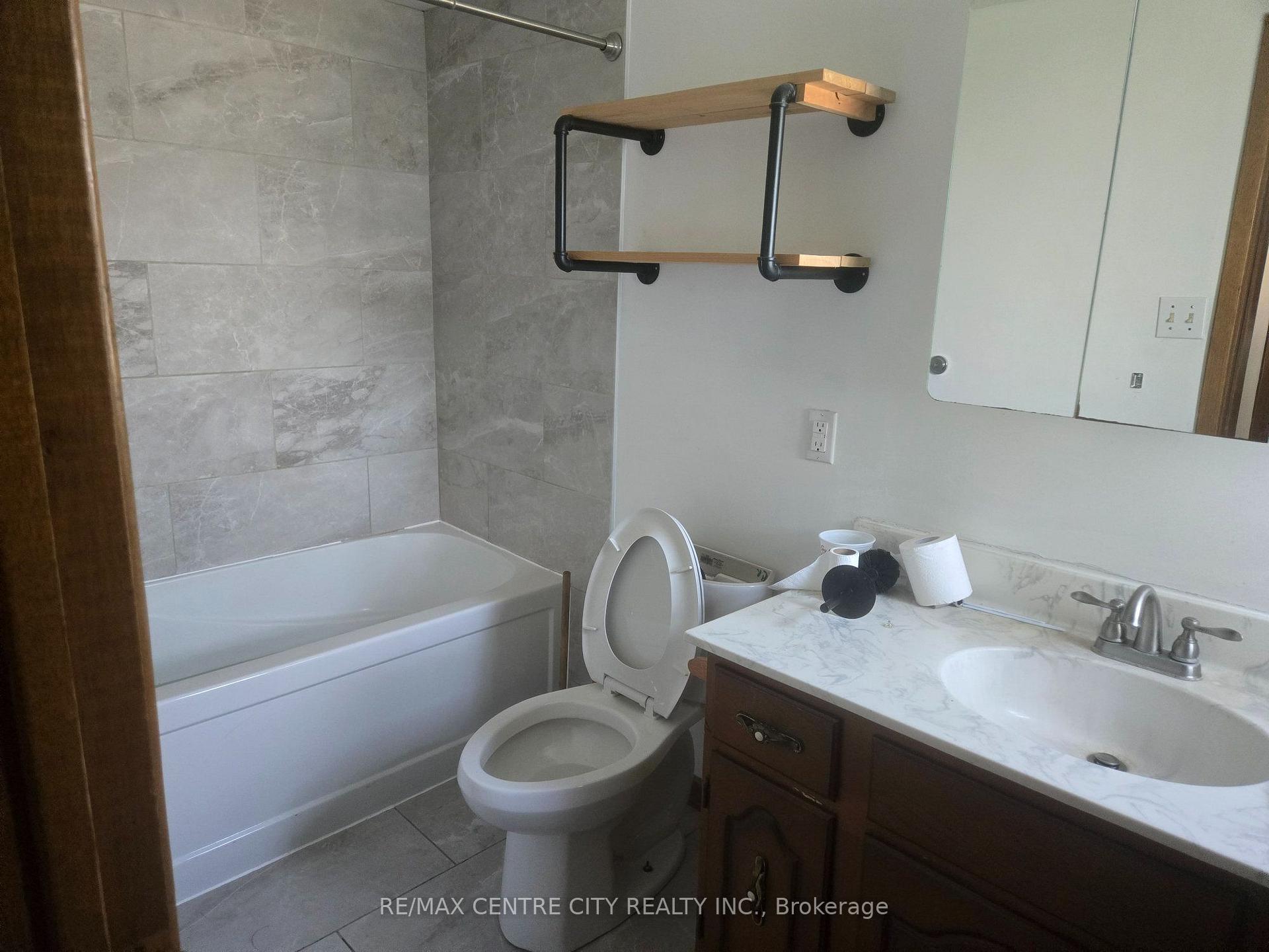 Photo 11 of 8565 Imperial Road, Malahide, Rural Malahide — HOMEH