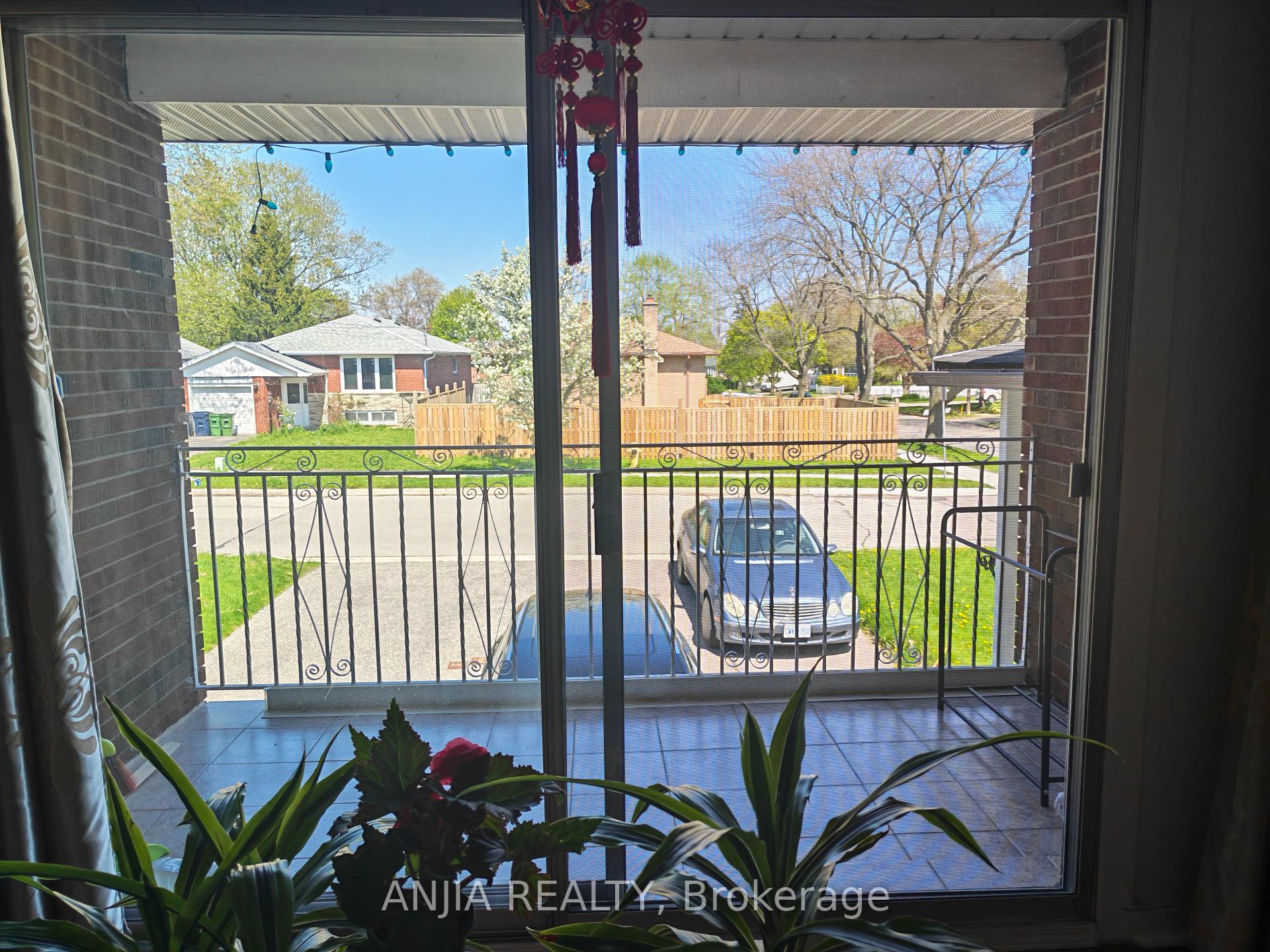 Photo 3 of Unit Main, 58 Kitchener Road, Scarborough, West Hill — HOMEH