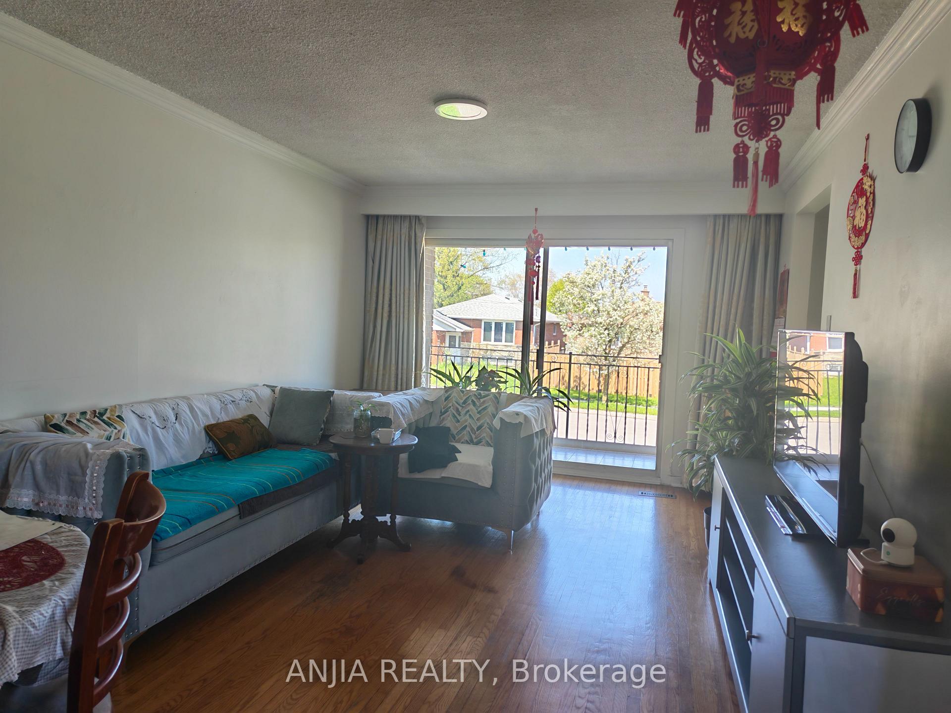 Photo 4 of Unit Main, 58 Kitchener Road, Scarborough, West Hill — HOMEH