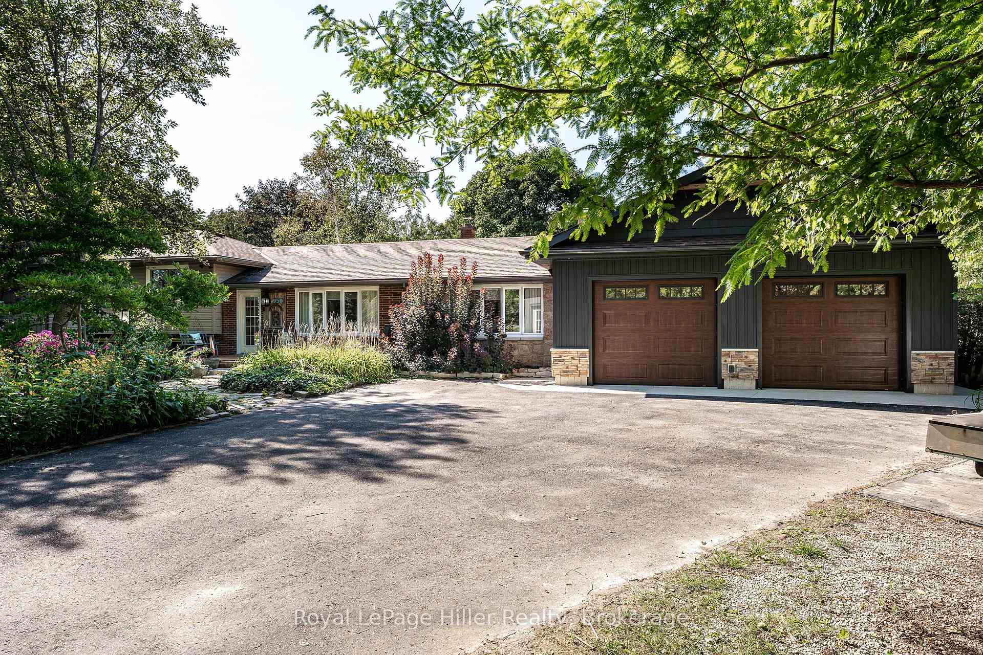 Photo 1 of 950 Oloane Avenue, Stratford — HOMEH