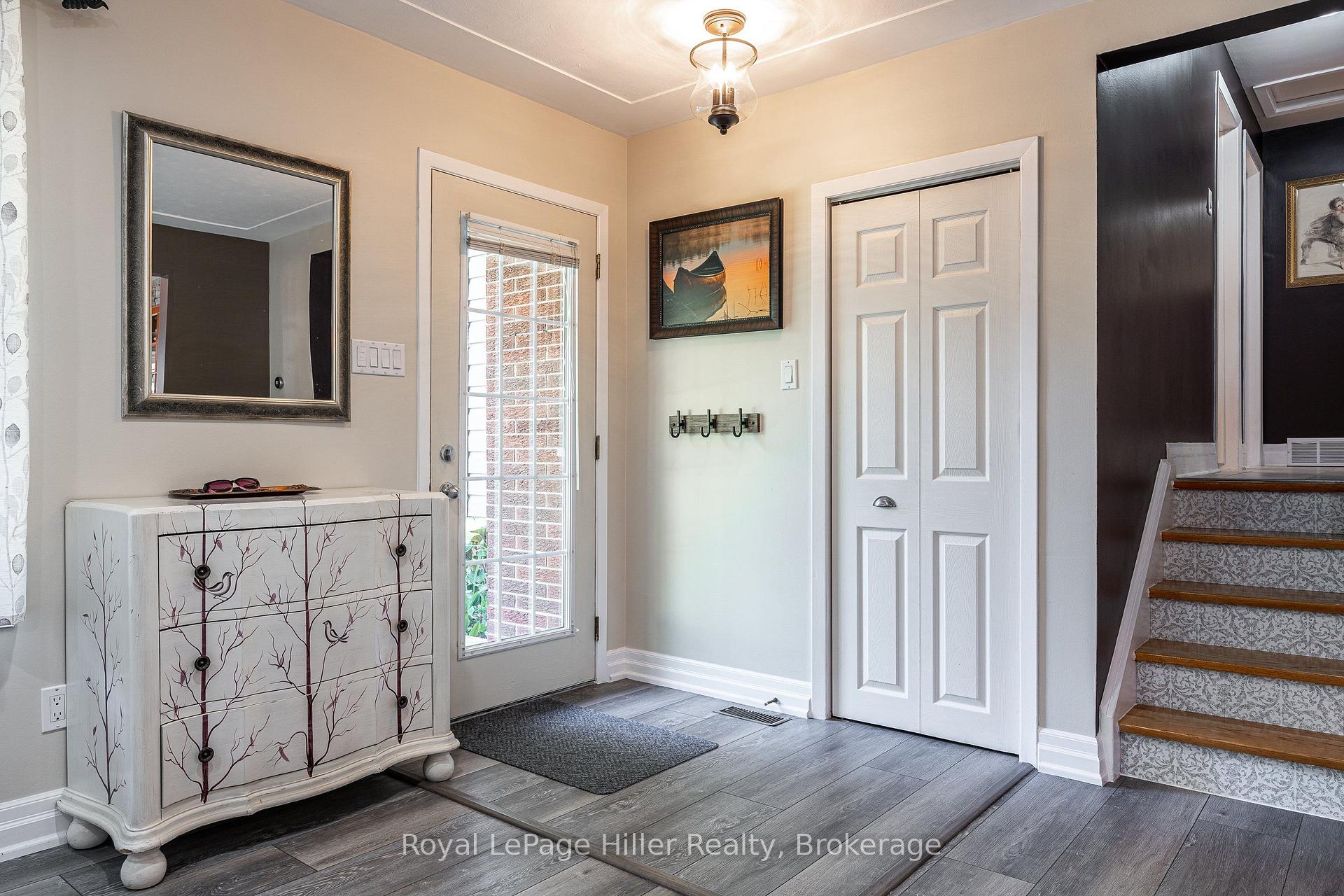 Photo 7 of 950 Oloane Avenue, Stratford — HOMEH