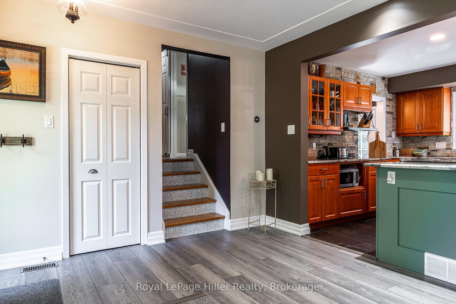 Photo 8 of 950 Oloane Avenue, Stratford — HOMEH