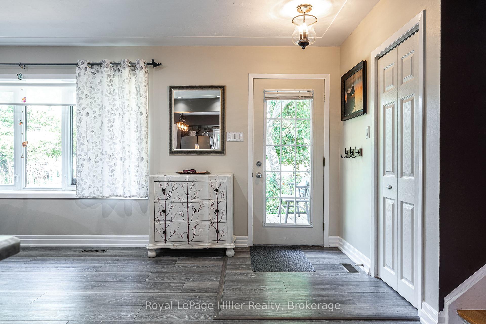 Photo 12 of 950 Oloane Avenue, Stratford — HOMEH