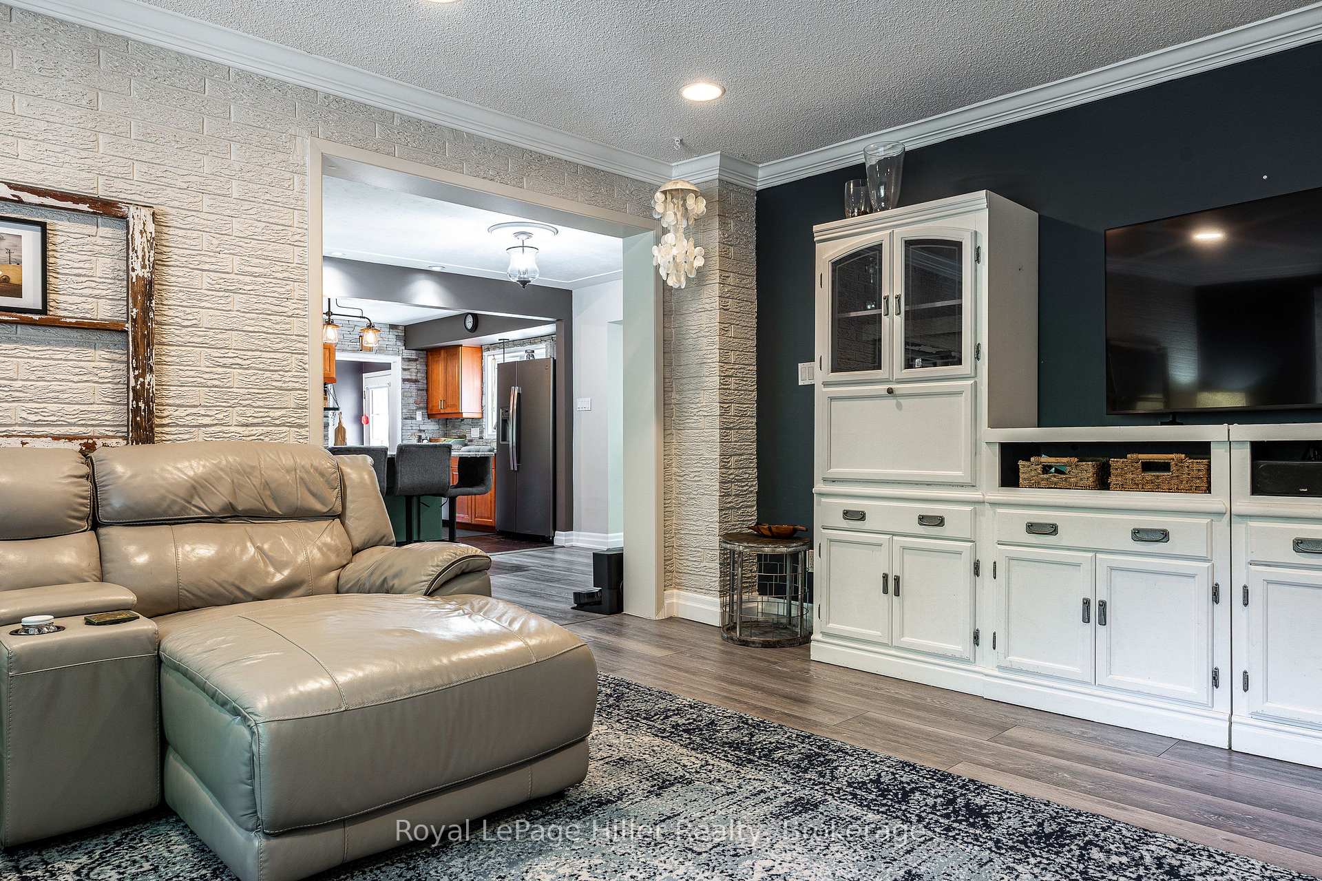 Photo 17 of 950 Oloane Avenue, Stratford — HOMEH