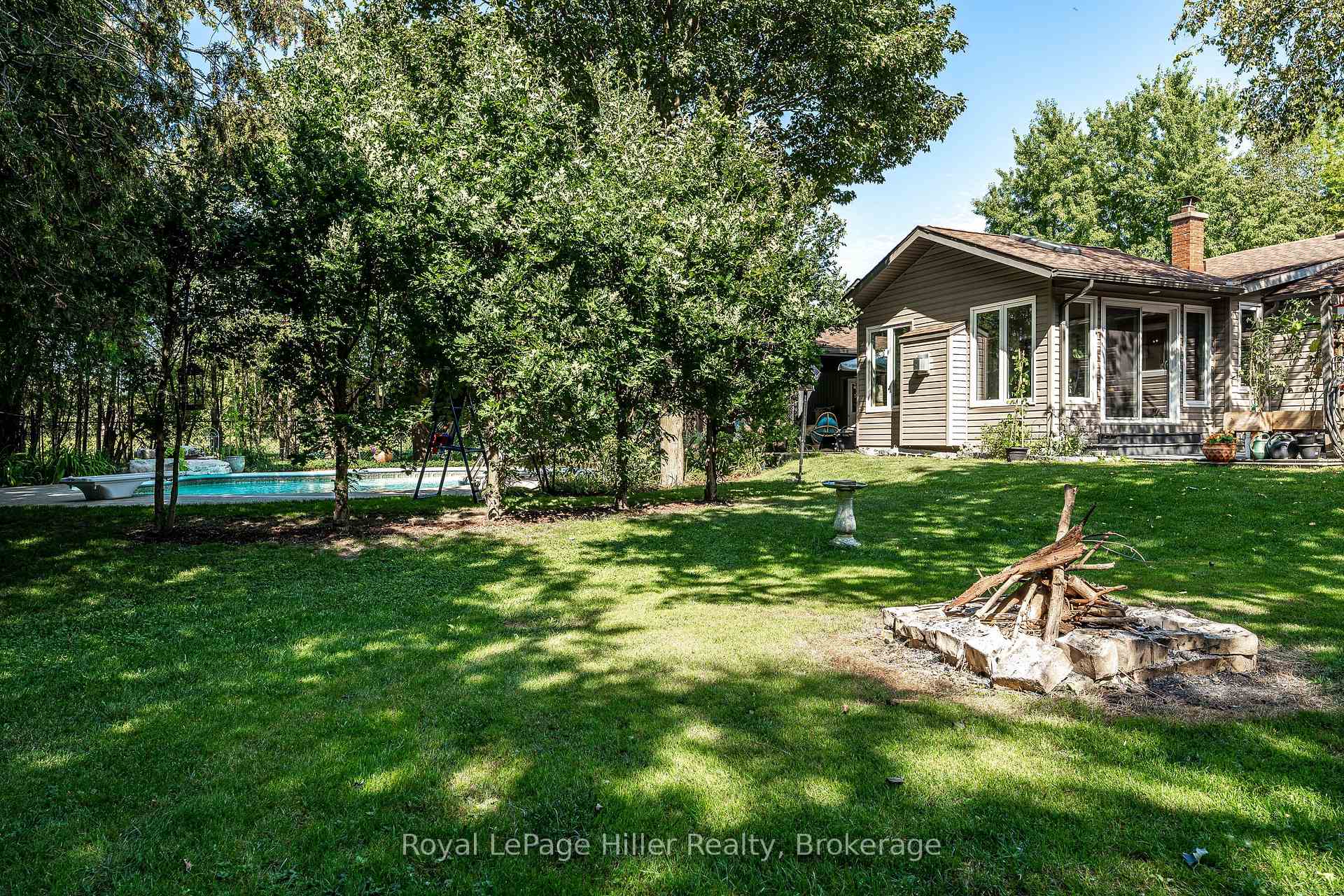 Photo 27 of 950 Oloane Avenue, Stratford — HOMEH