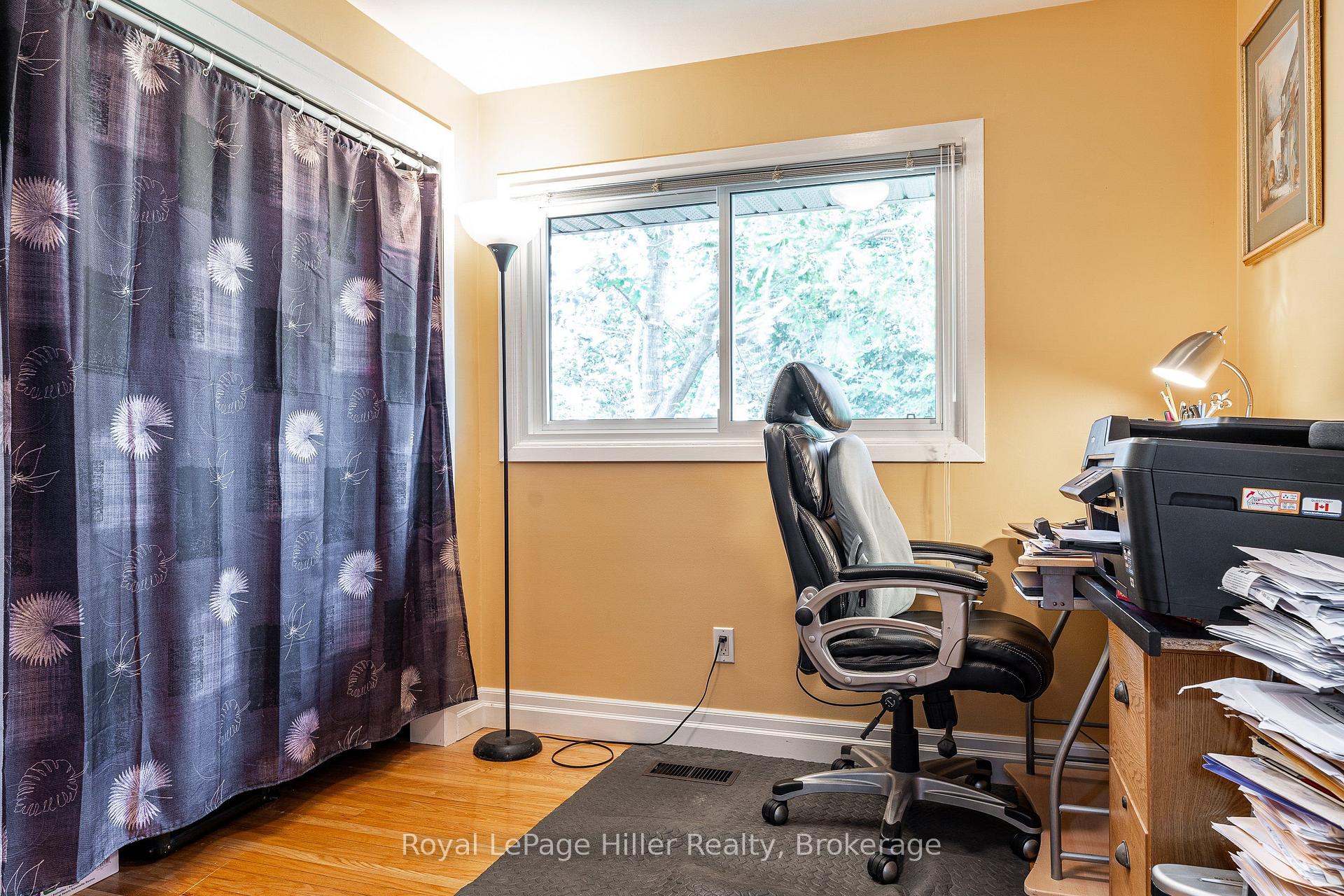 Photo 39 of 950 Oloane Avenue, Stratford — HOMEH