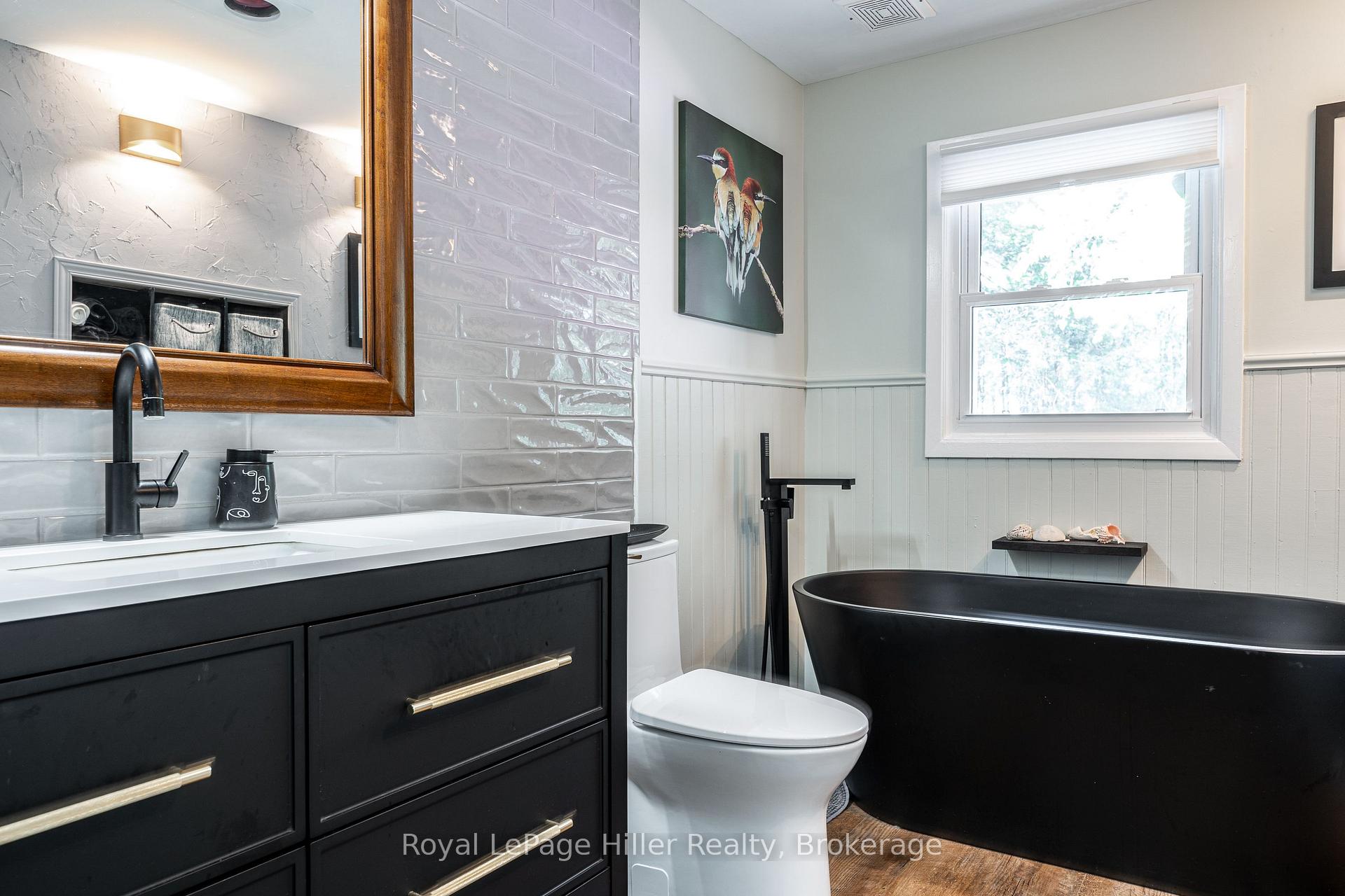 Photo 42 of 950 Oloane Avenue, Stratford — HOMEH