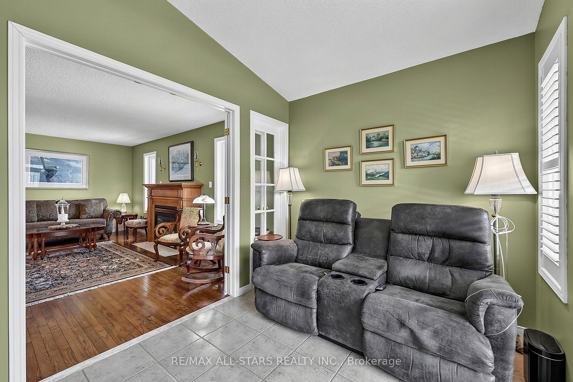 Photo 18 of 117 Riverglen Drive, Georgina, Keswick South — HOMEH