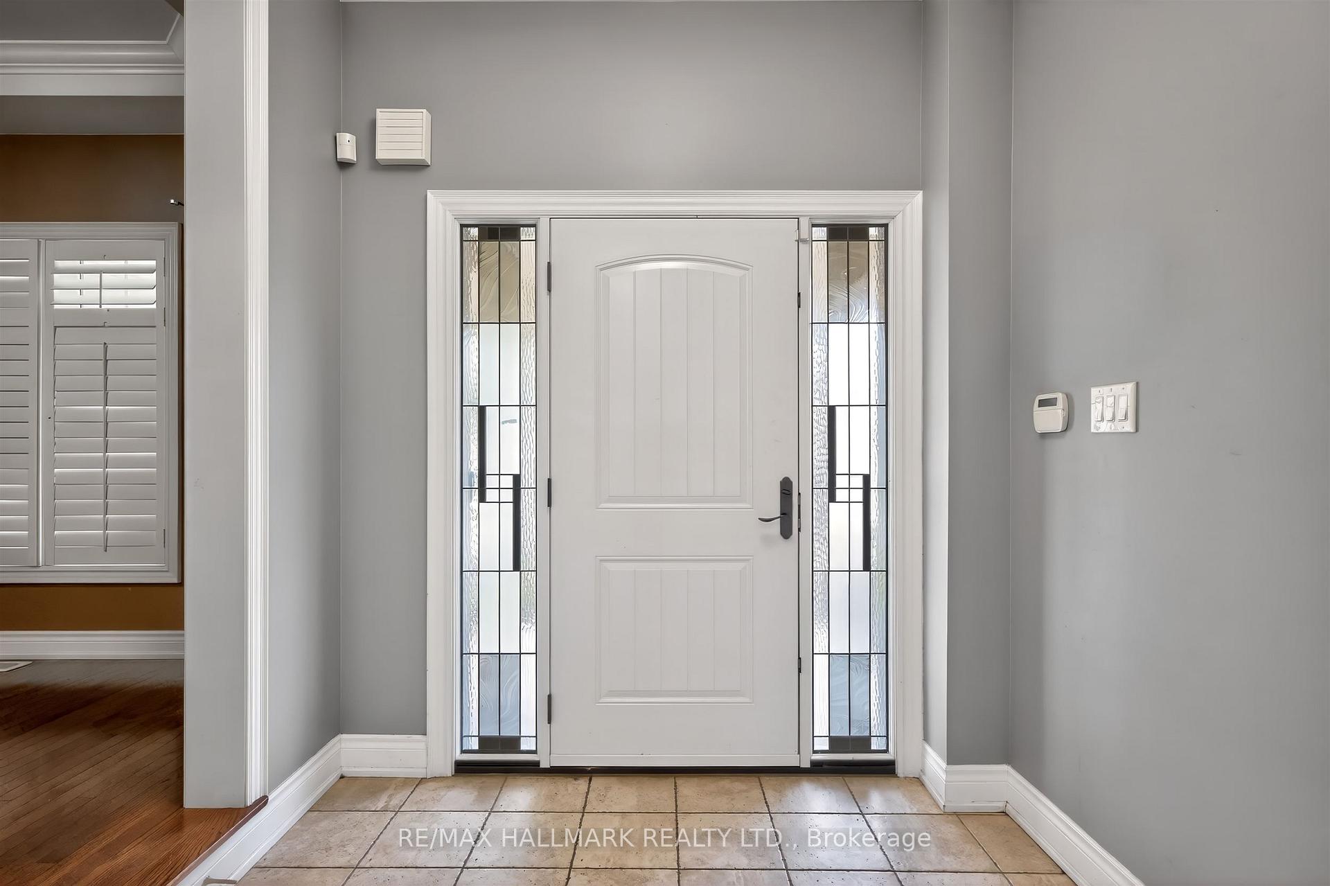 Photo 5 of 99 Royal West Drive, Brampton, Credit Valley — HOMEH