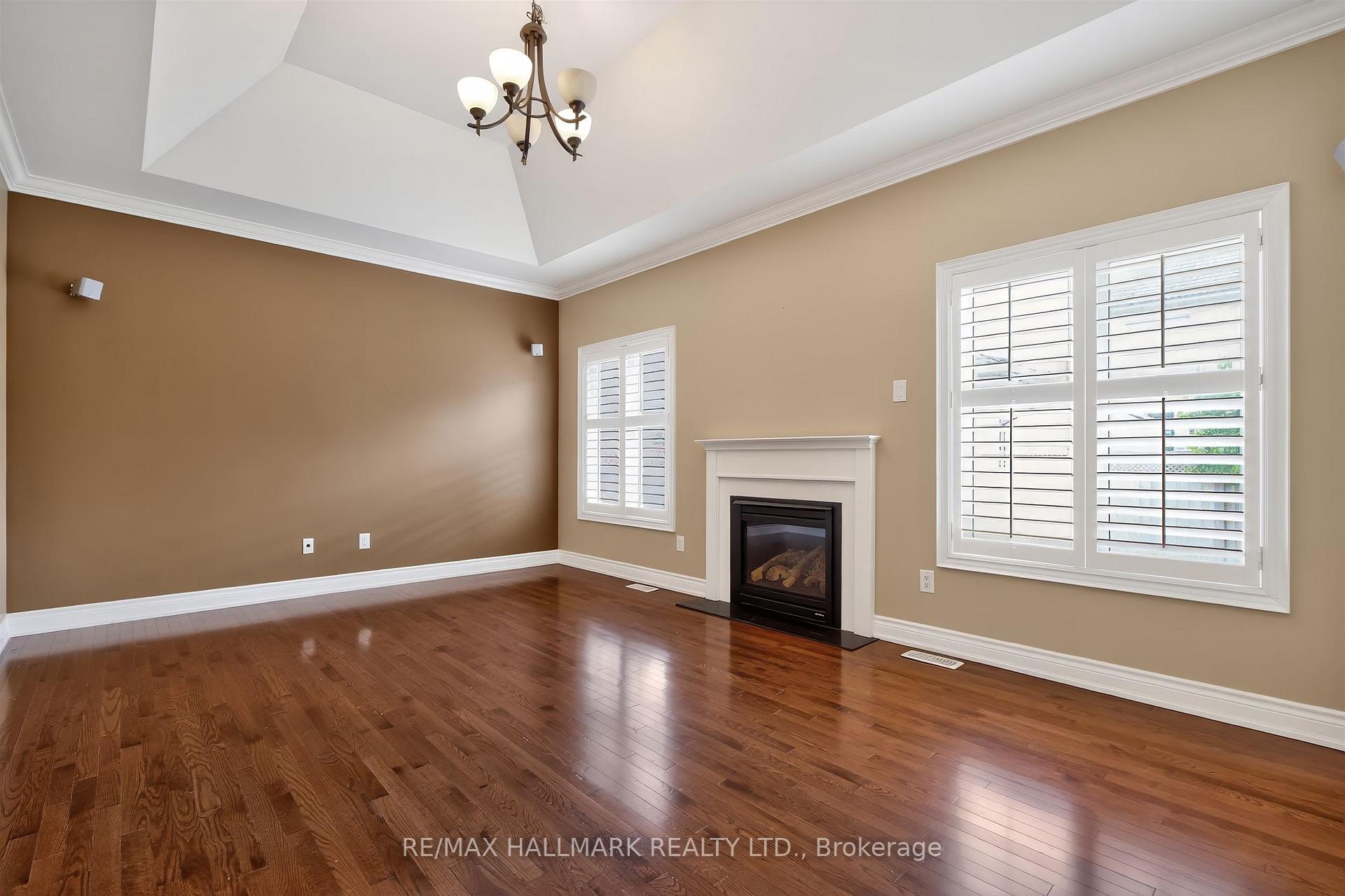 Photo 15 of 99 Royal West Drive, Brampton, Credit Valley — HOMEH