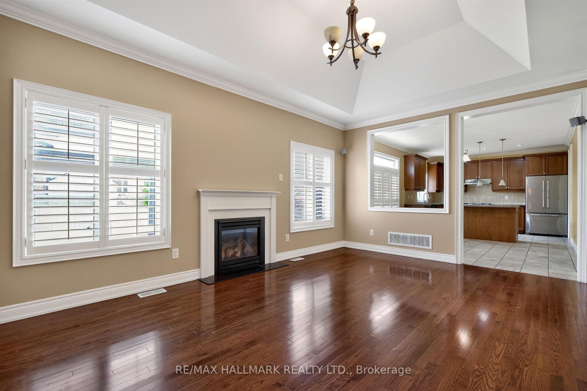 Photo 16 of 99 Royal West Drive, Brampton, Credit Valley — HOMEH
