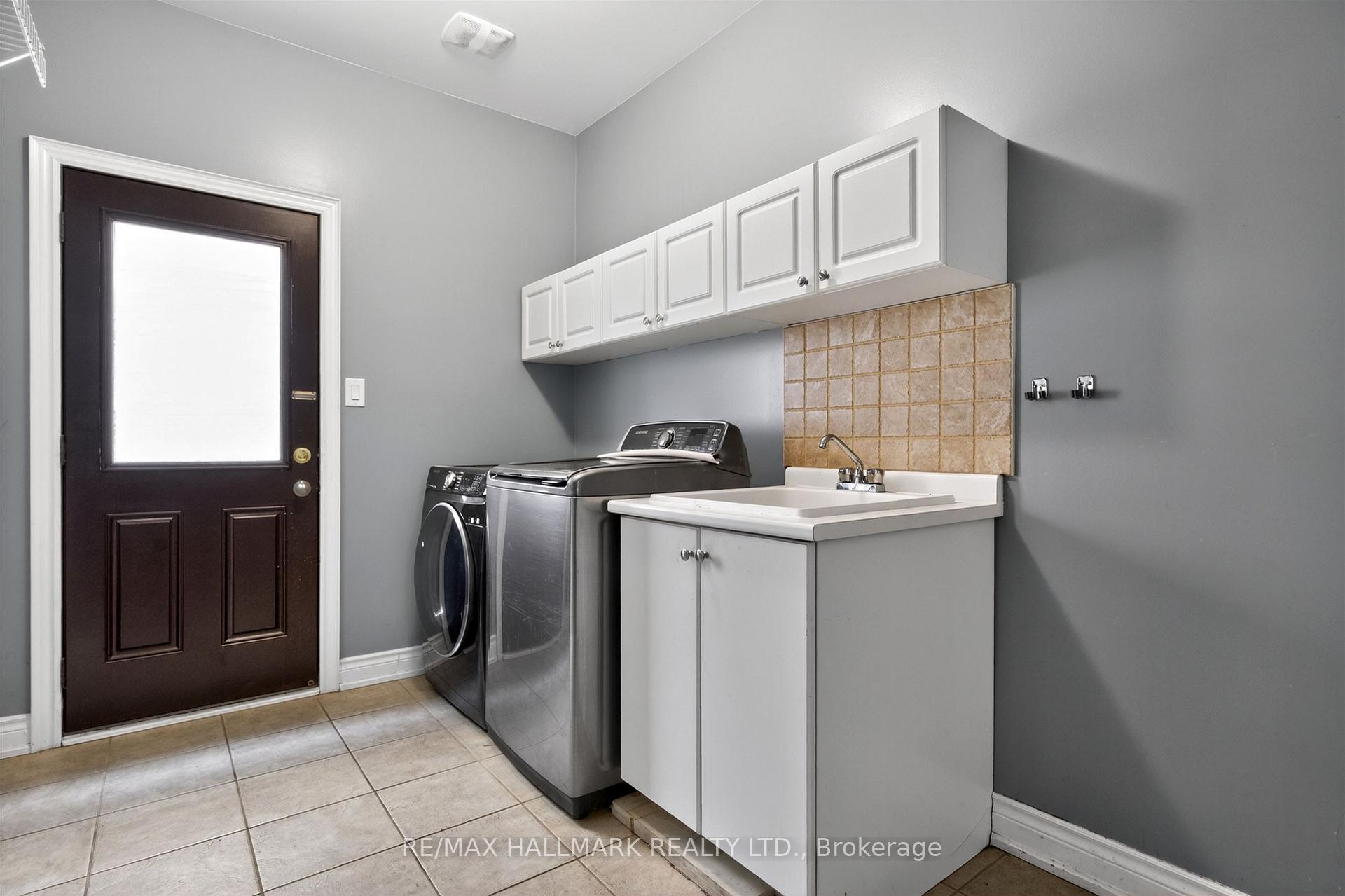 Photo 18 of 99 Royal West Drive, Brampton, Credit Valley — HOMEH