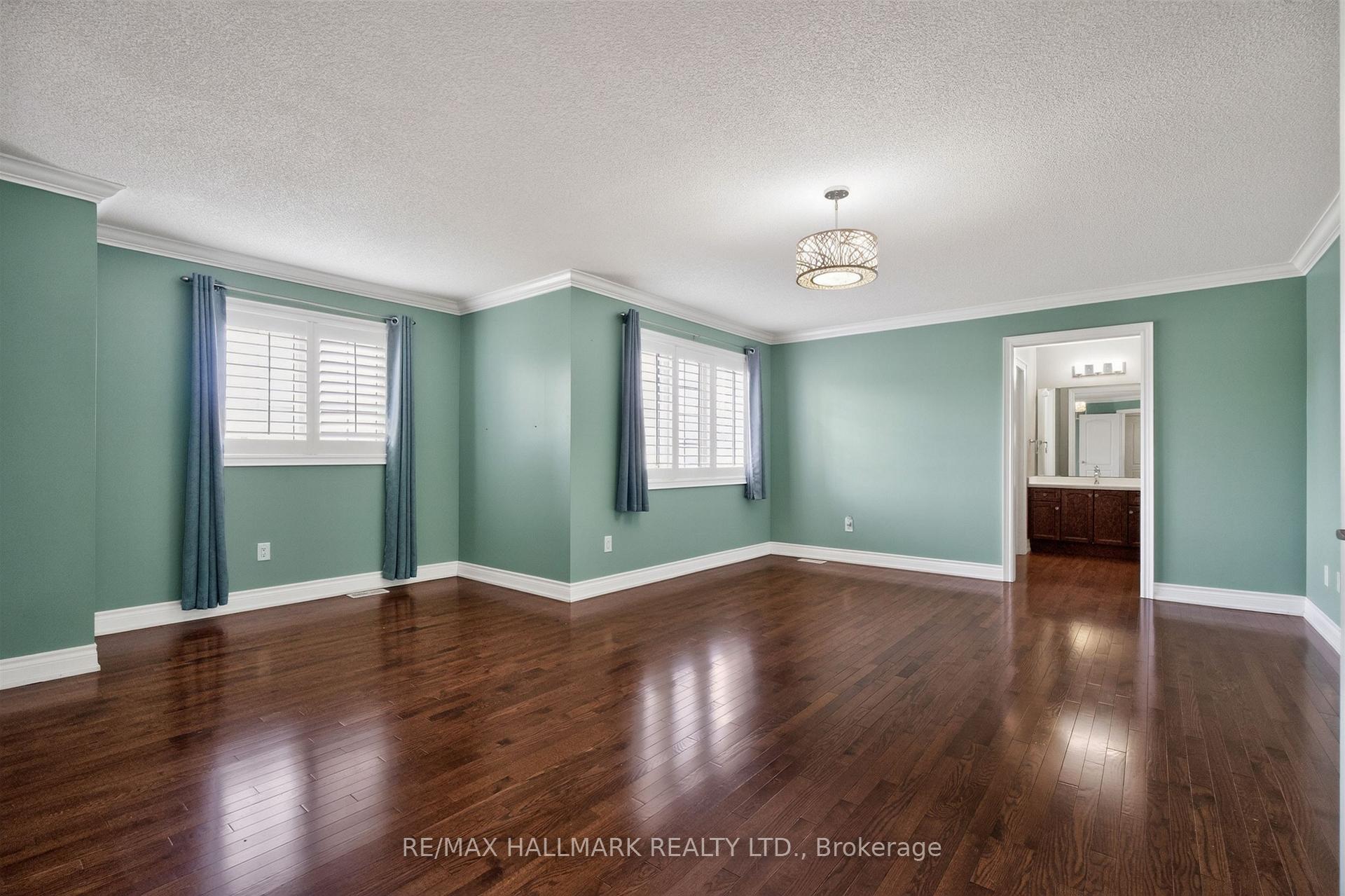 Photo 20 of 99 Royal West Drive, Brampton, Credit Valley — HOMEH