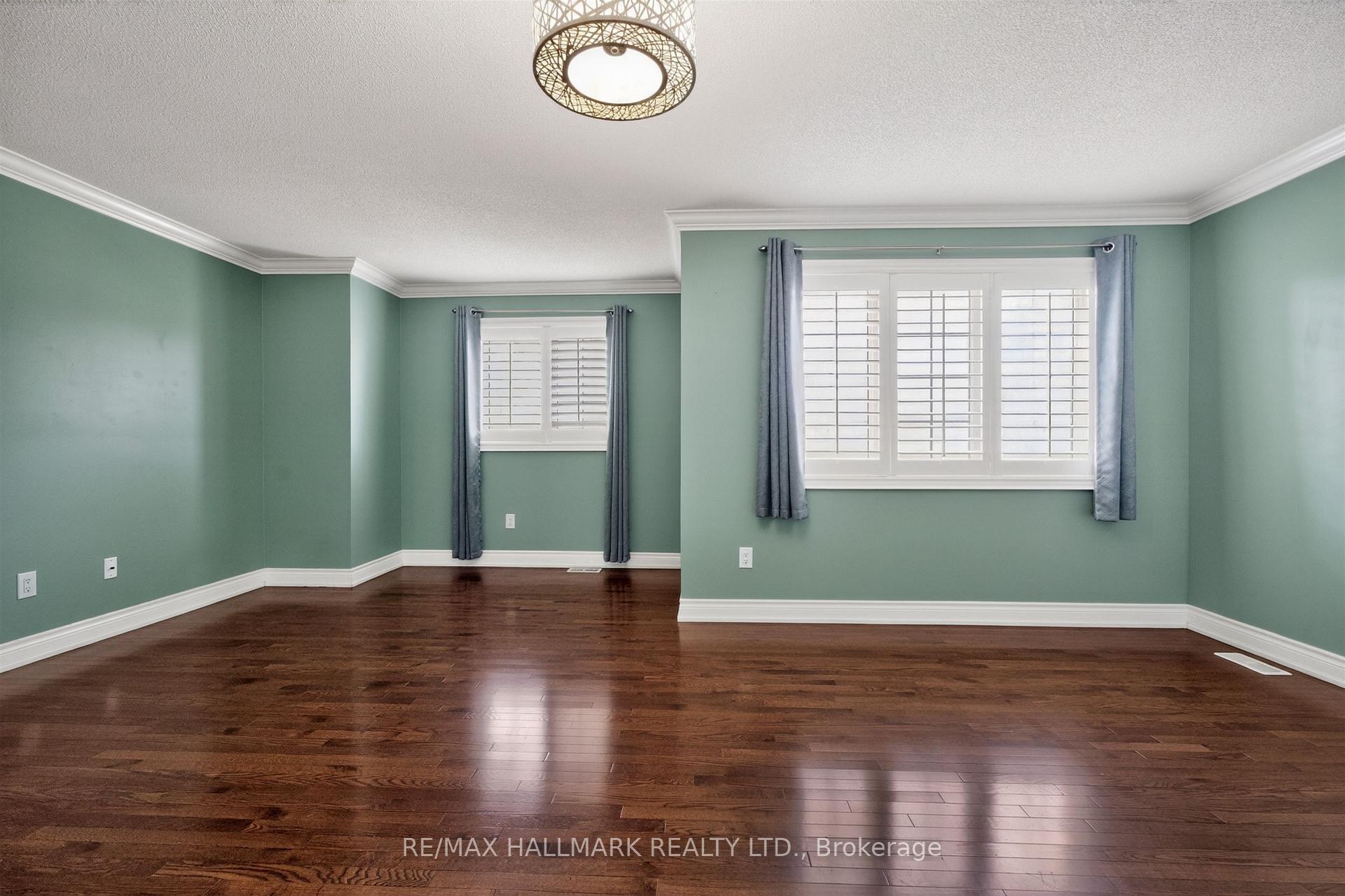 Photo 21 of 99 Royal West Drive, Brampton, Credit Valley — HOMEH