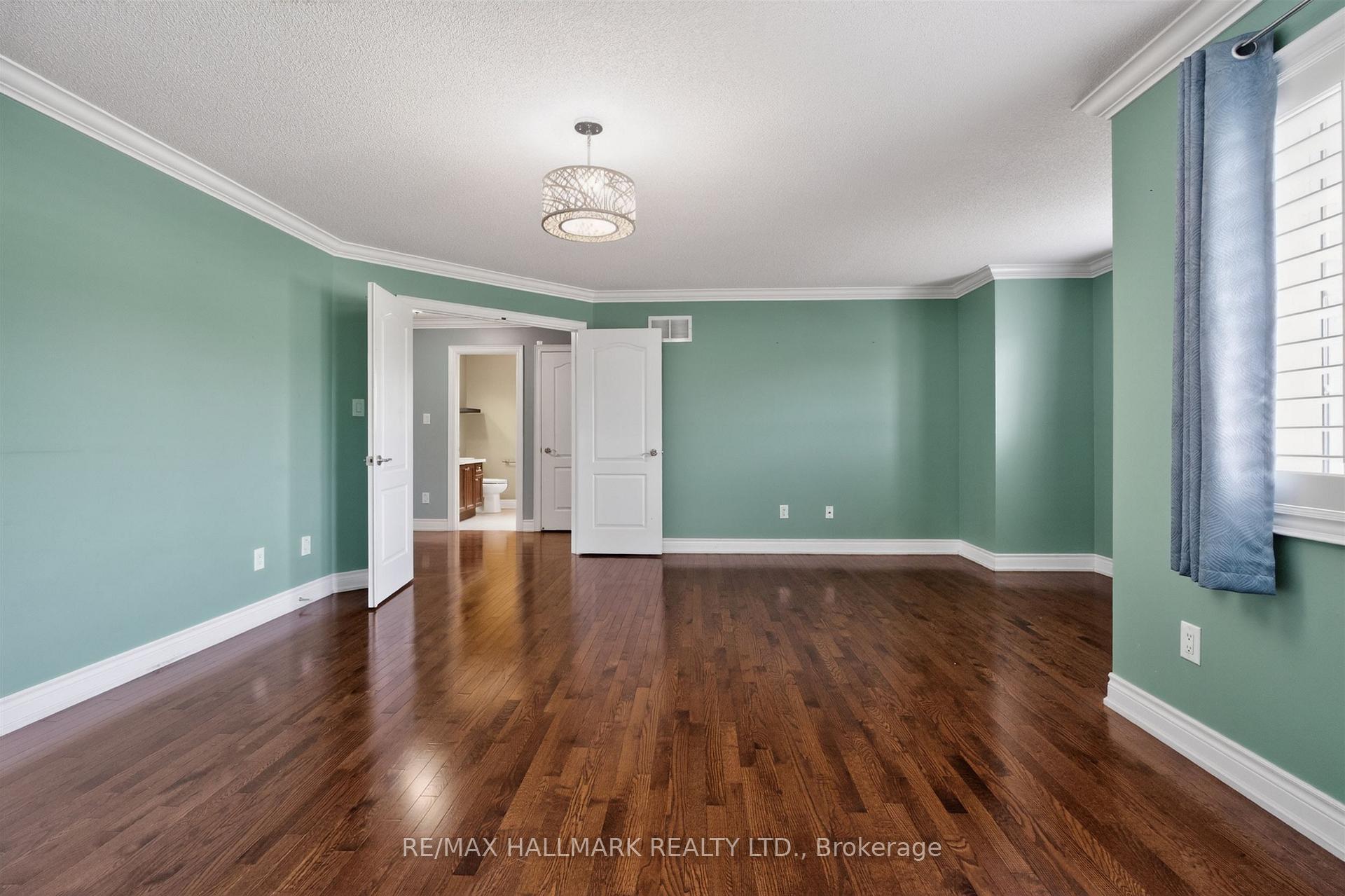 Photo 22 of 99 Royal West Drive, Brampton, Credit Valley — HOMEH