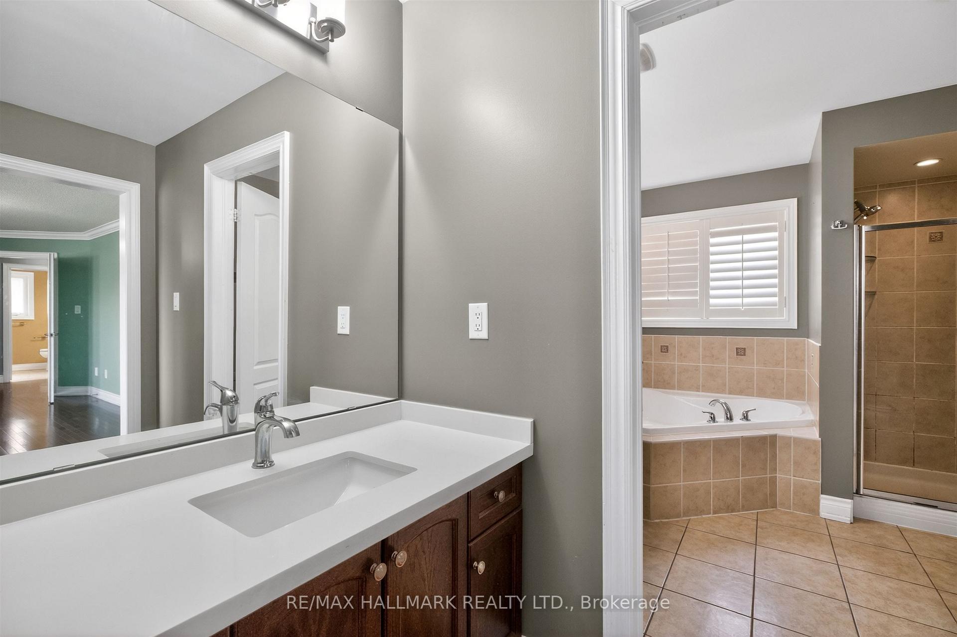 Photo 25 of 99 Royal West Drive, Brampton, Credit Valley — HOMEH